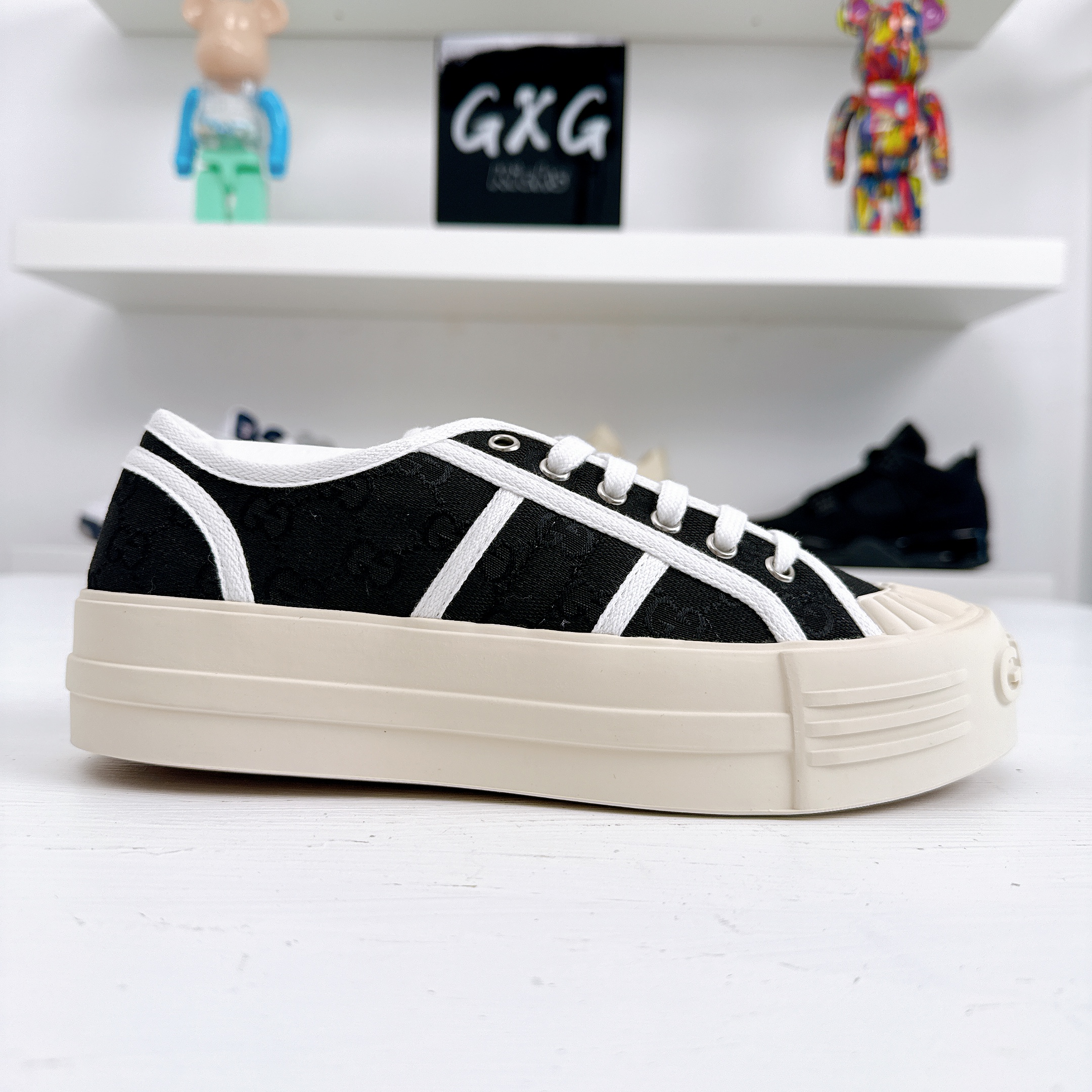 Gucci Black Canvas Sneaker Elegant Style For All-Day Wear
