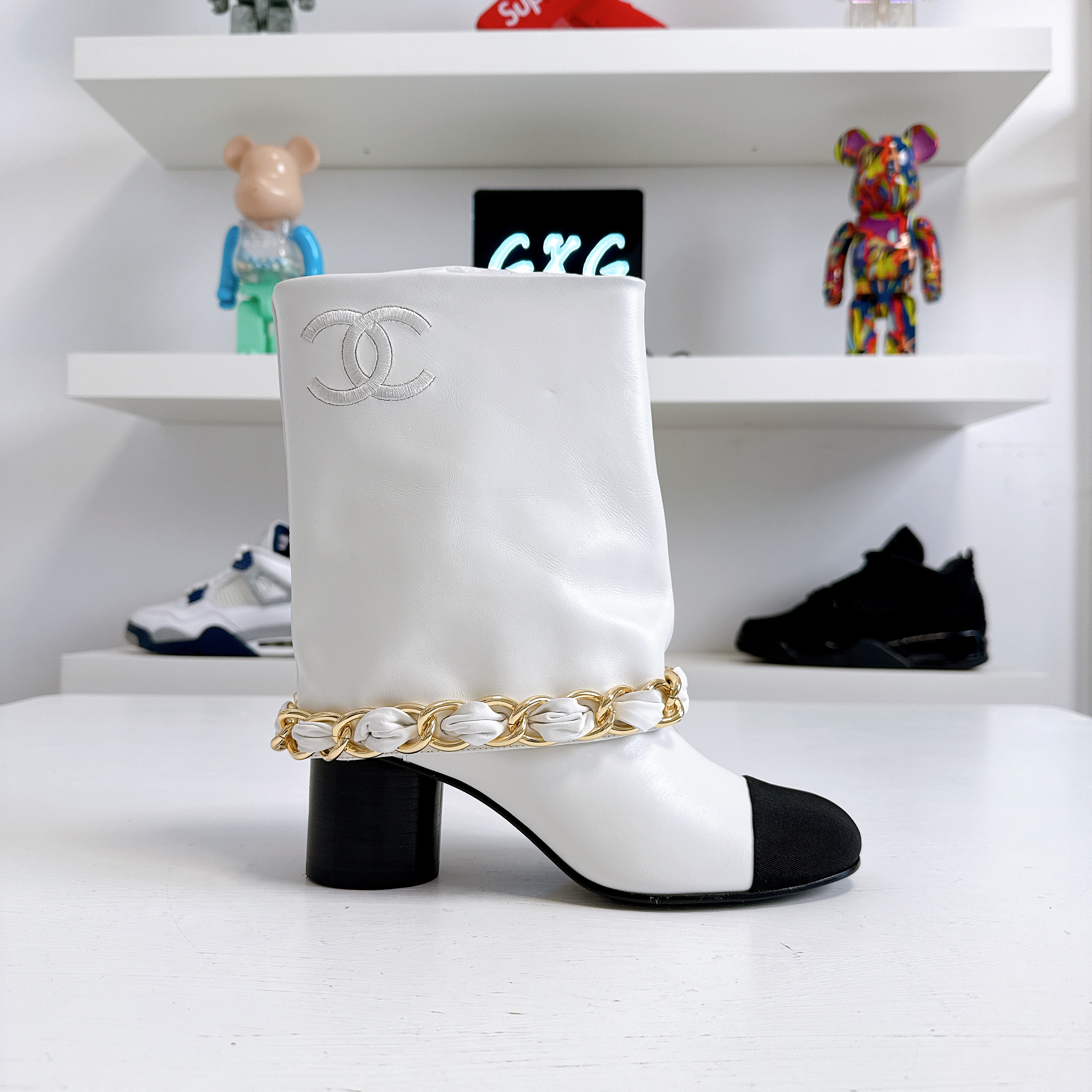Chanel Short Boots With Chain White Cowhide Black Grosgrain