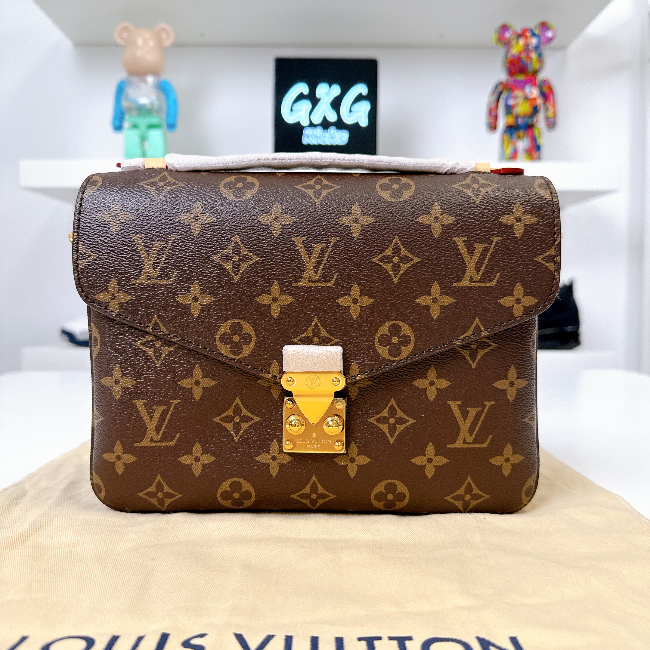 Louis Vuitton Monogram Pochette Metis
