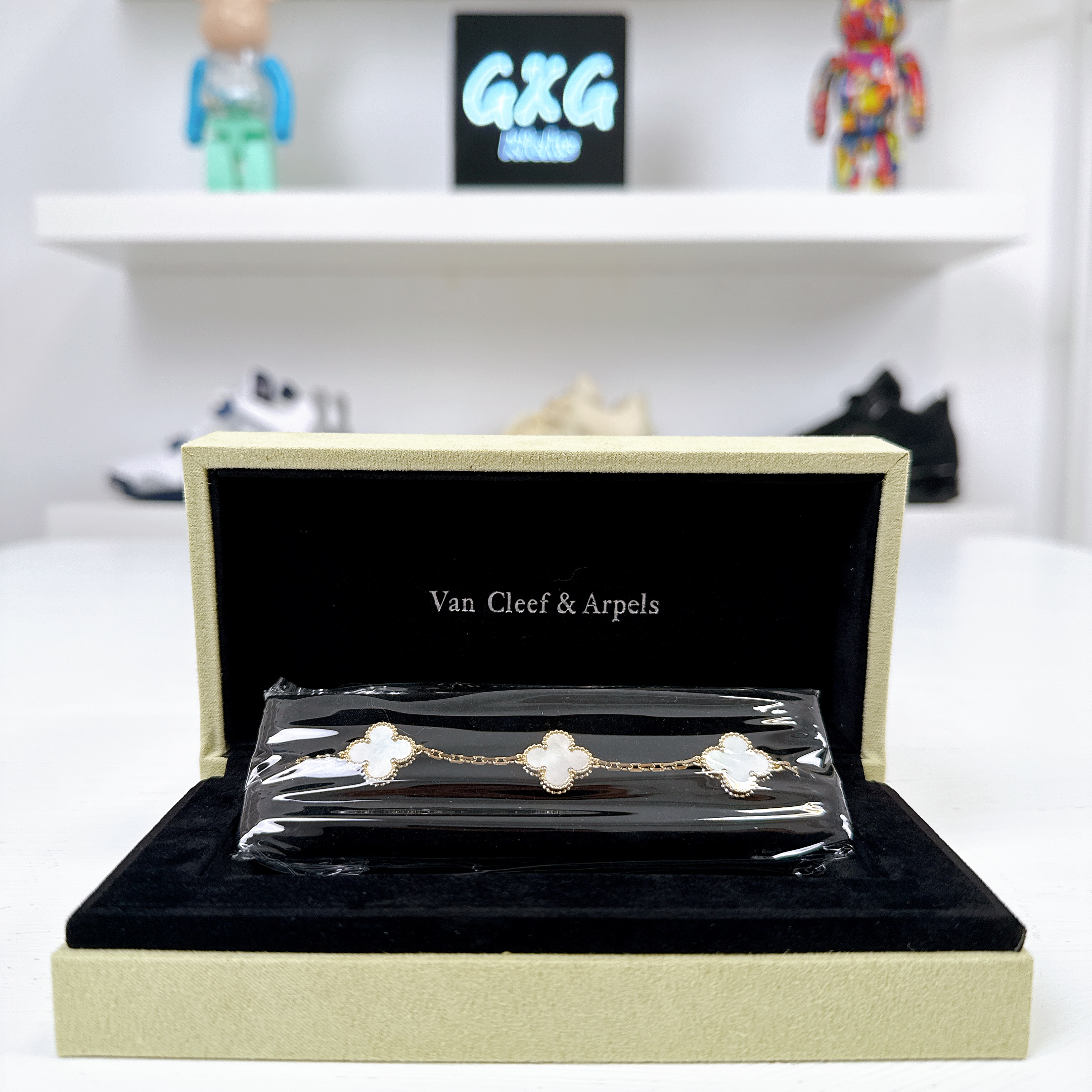 Van Cleef and Arpels Vintage Alhambra MOP Bracelet