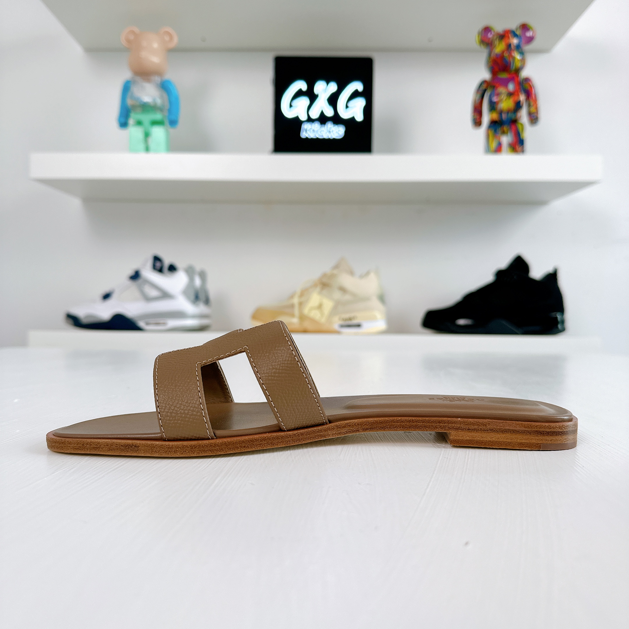 Hermes H021056Z Oran Sandal Gold