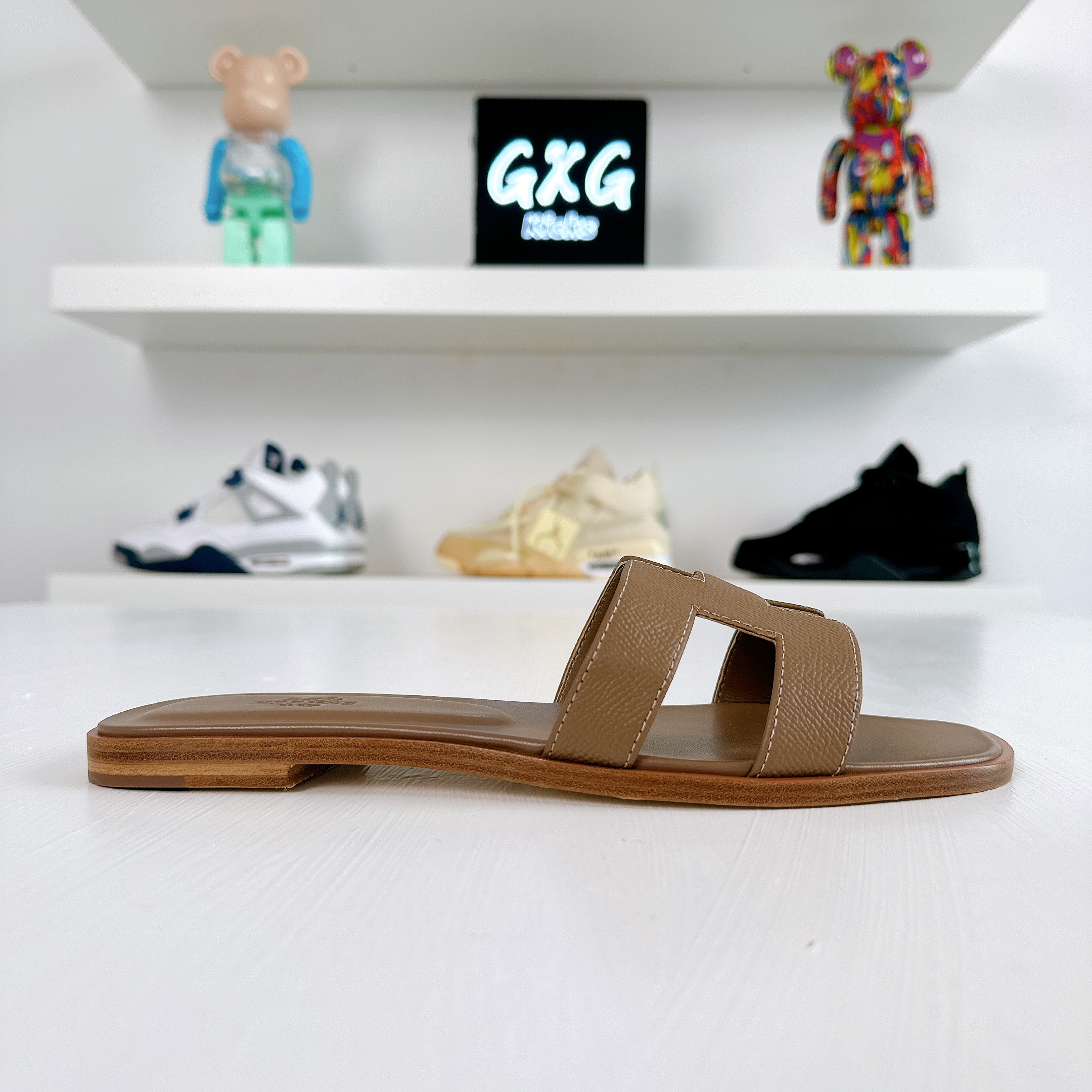 Hermes H021056Z Oran Sandal Gold