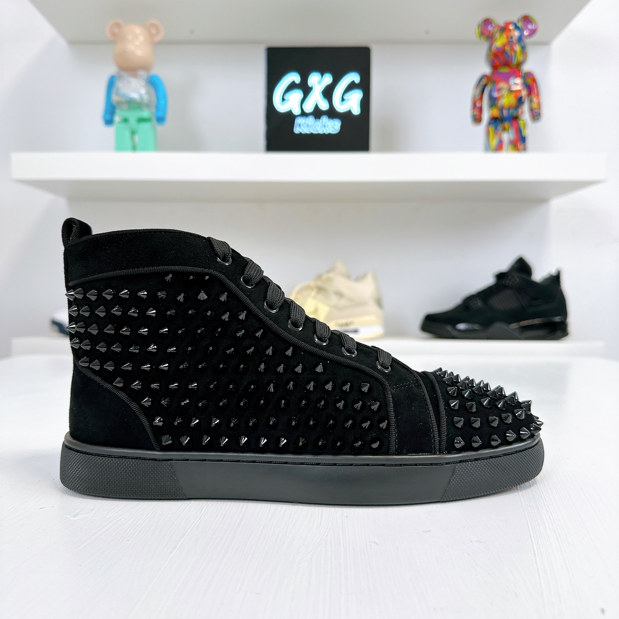 CHRISTIAN LOUBOUTIN Veau Velours Mens Louis Spikes Flat Sneakers