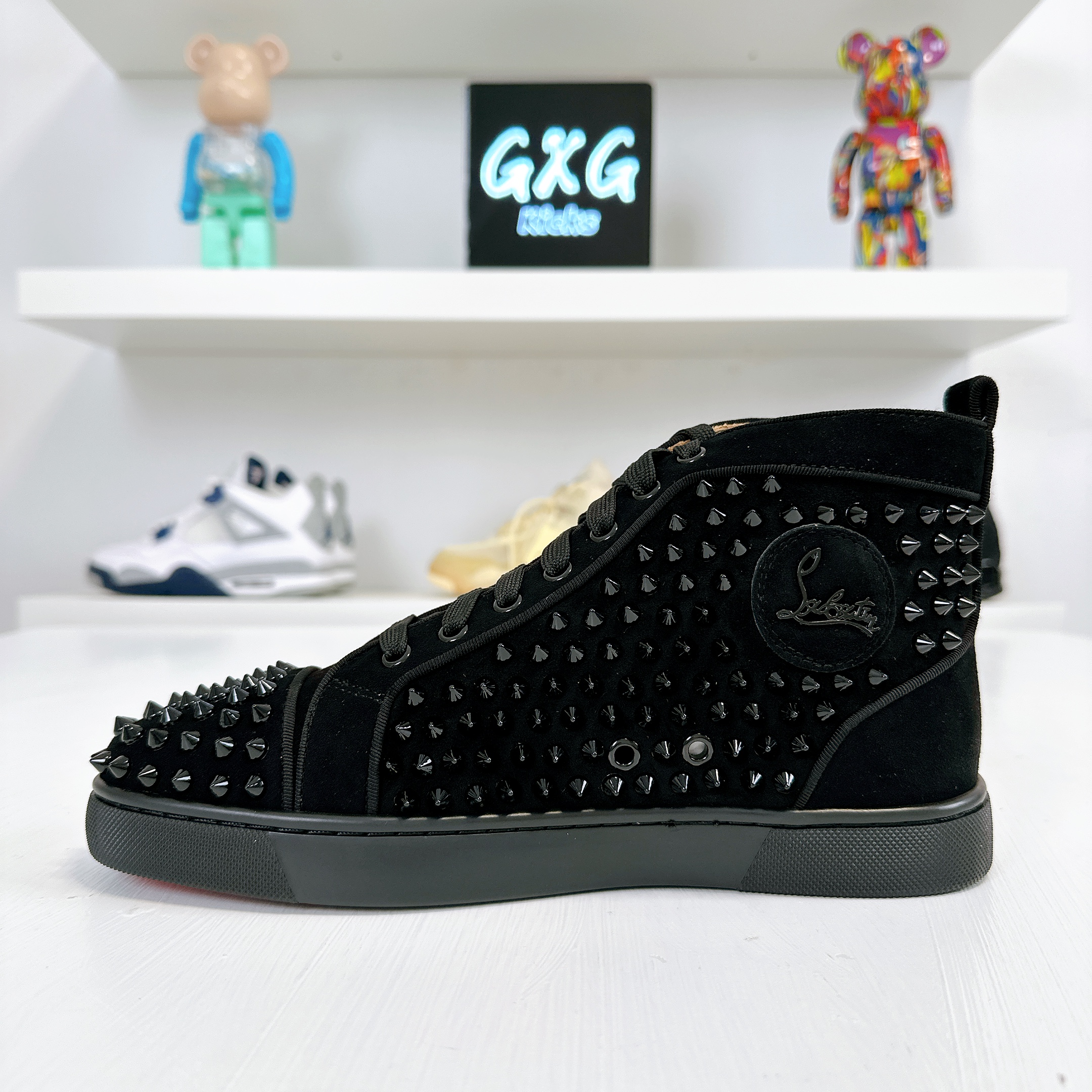 CHRISTIAN LOUBOUTIN Veau Velours Mens Louis Spikes Flat Sneakers