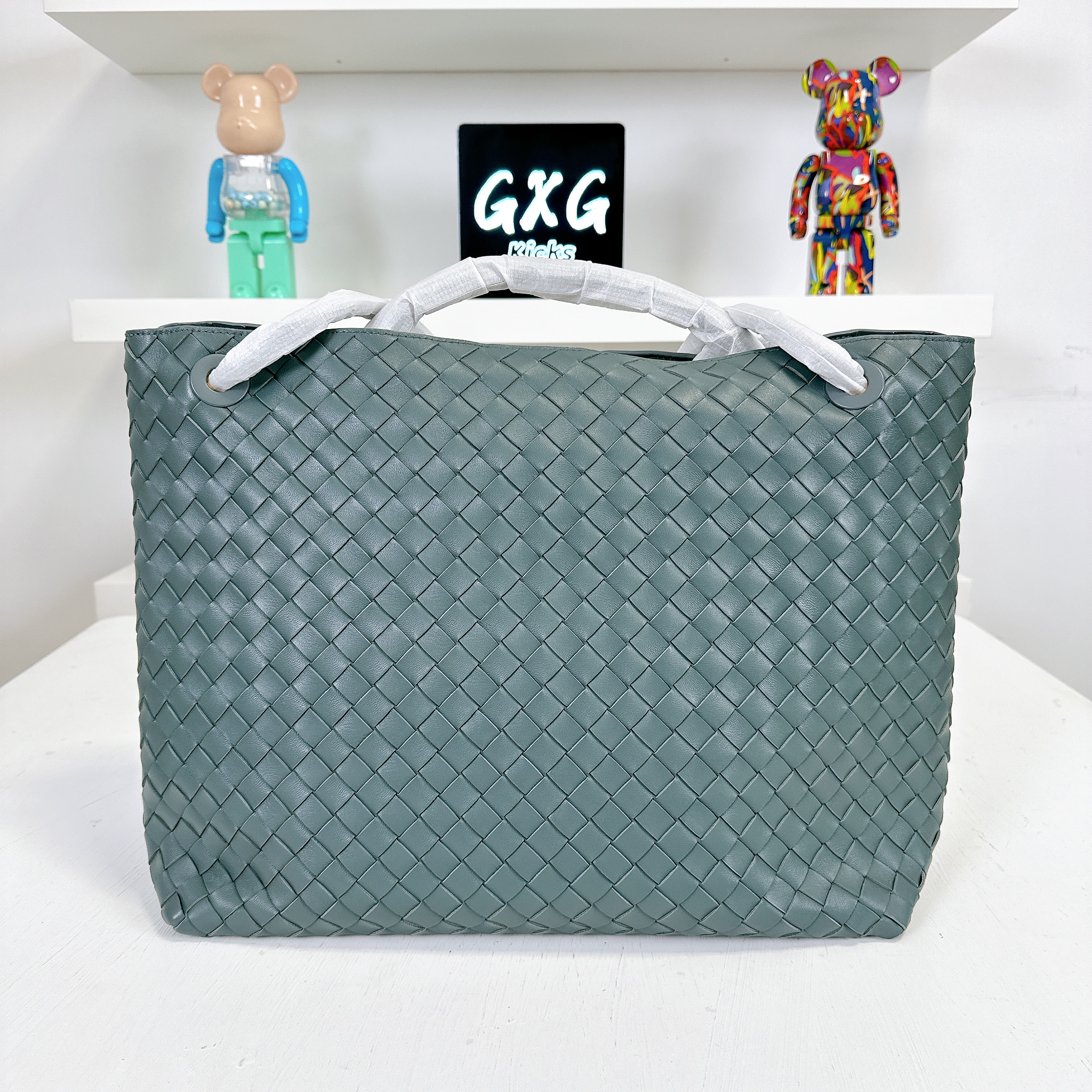 Bottega Veneta Andiamo Medium leather tote