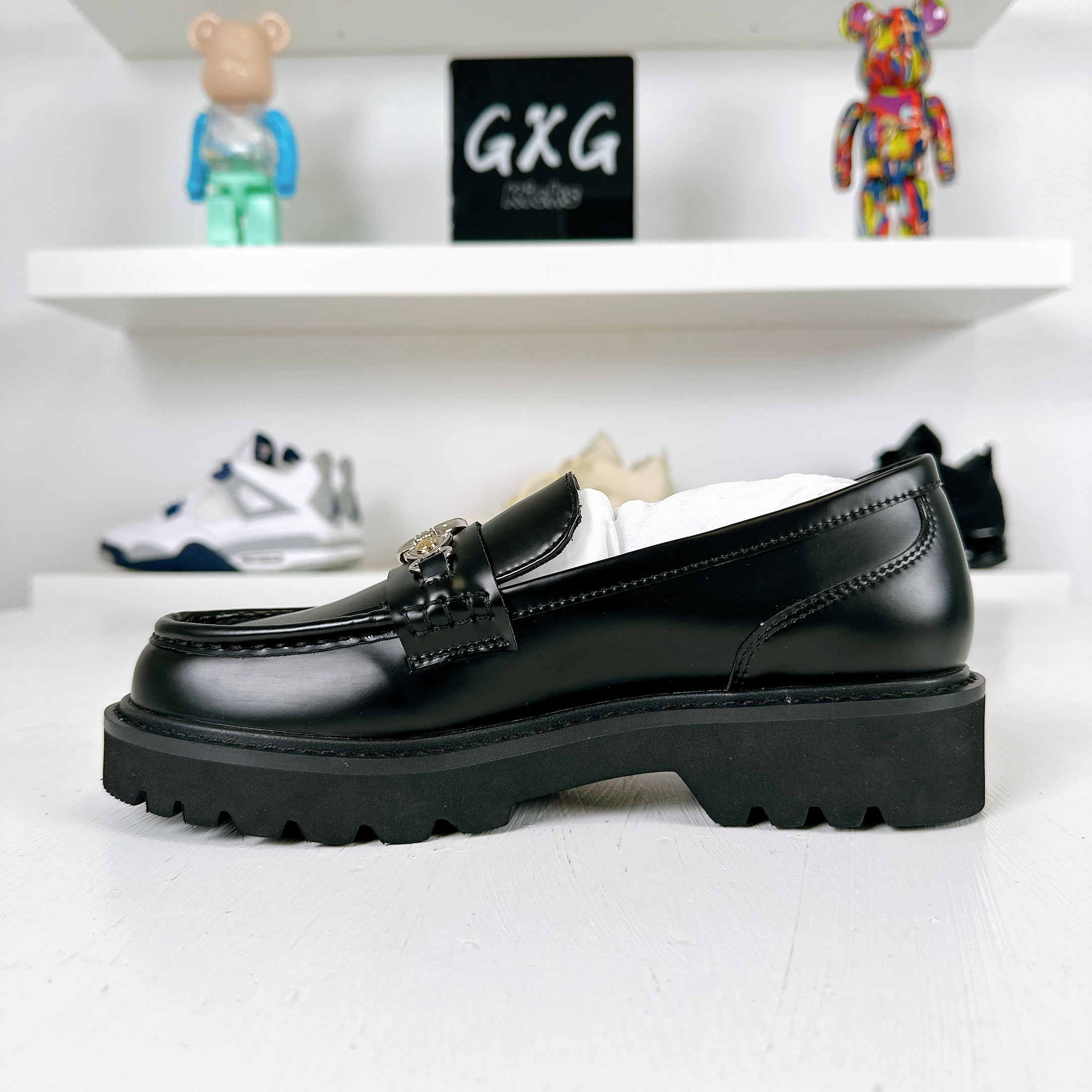 LOUIS VUITTON District Flat Loafer