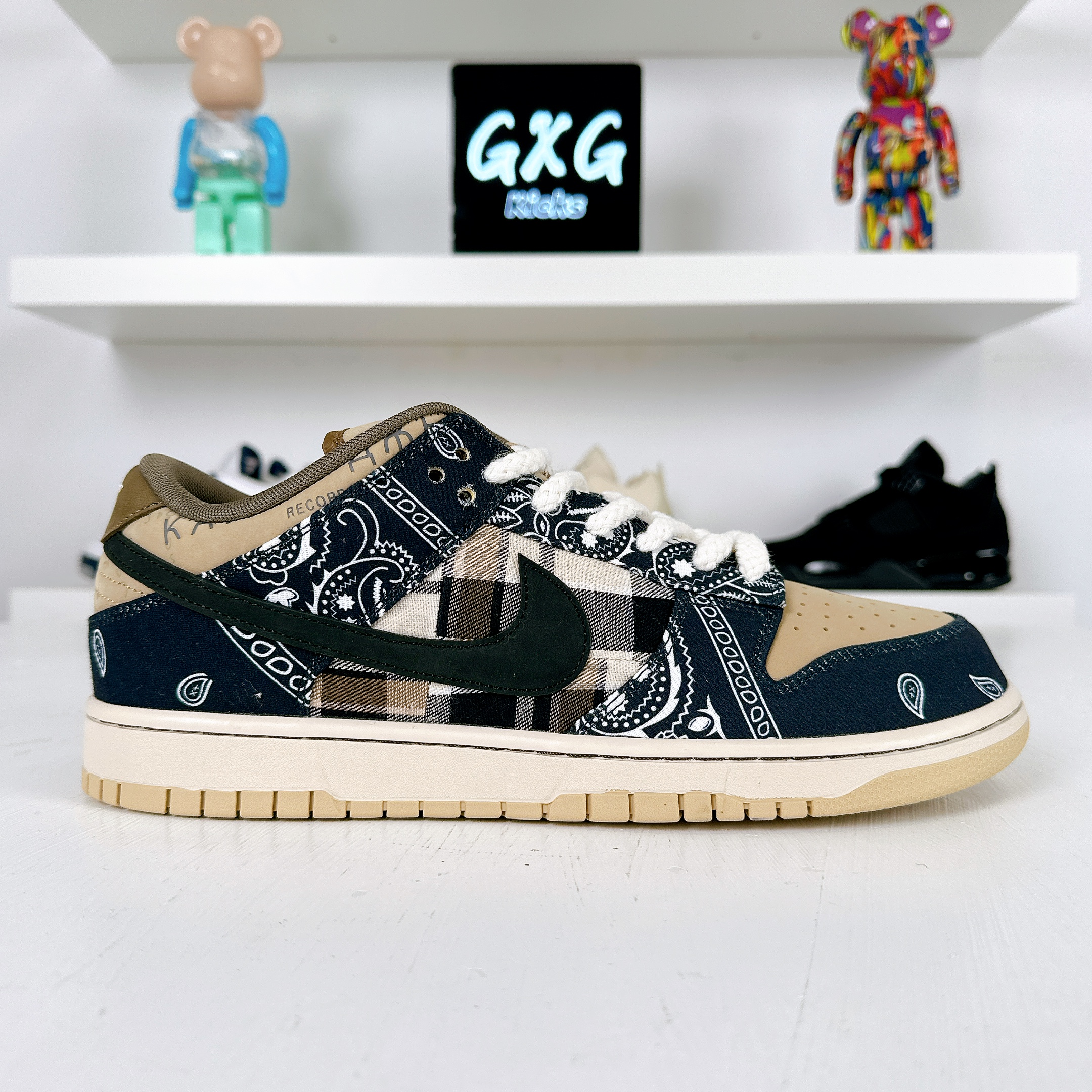 Nike x Travis Scott SB Dunk Low Premium QS 'Cactus Jack' CT5053-001