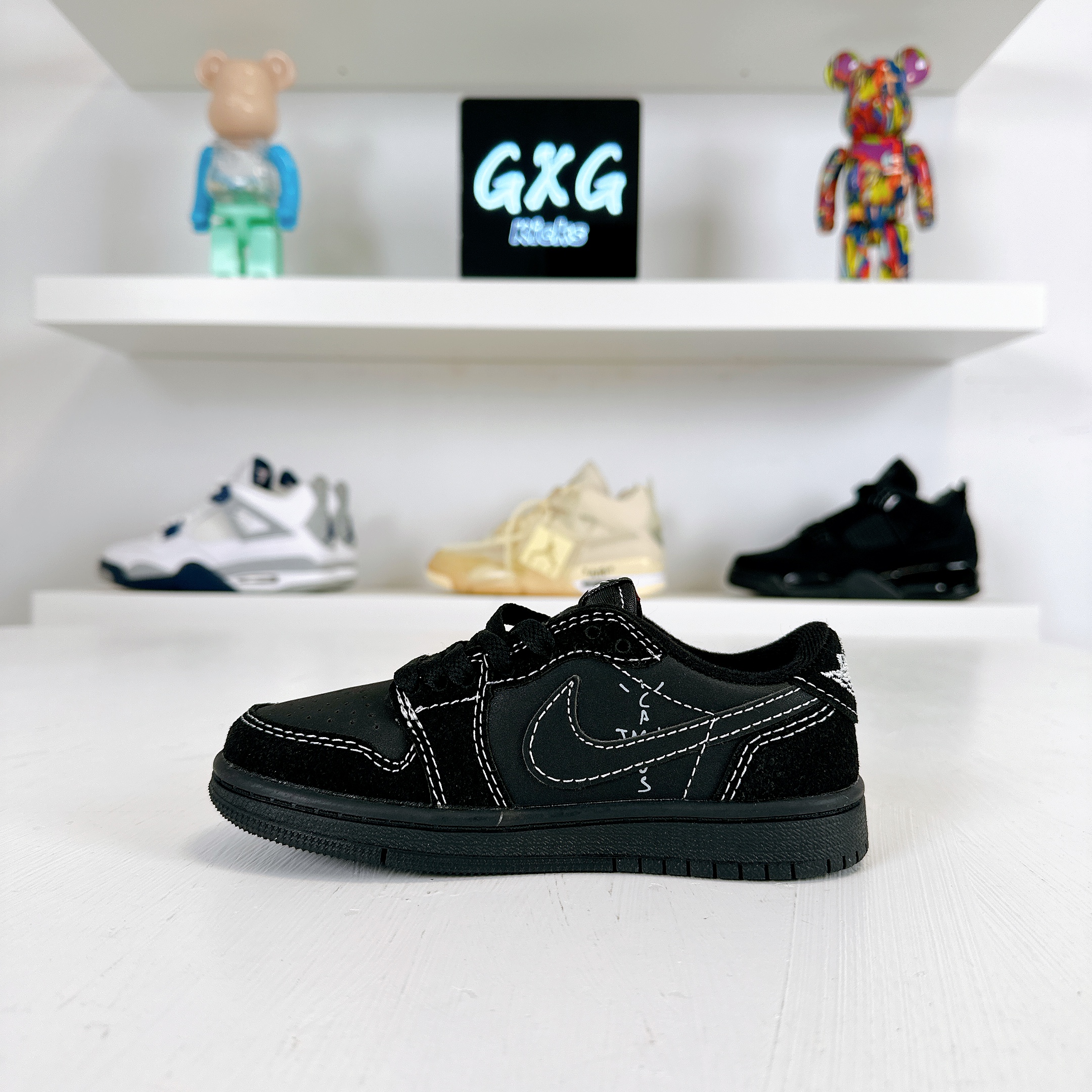 Travis Scott x Air Jordan 1 Low OG TD Phantom Black