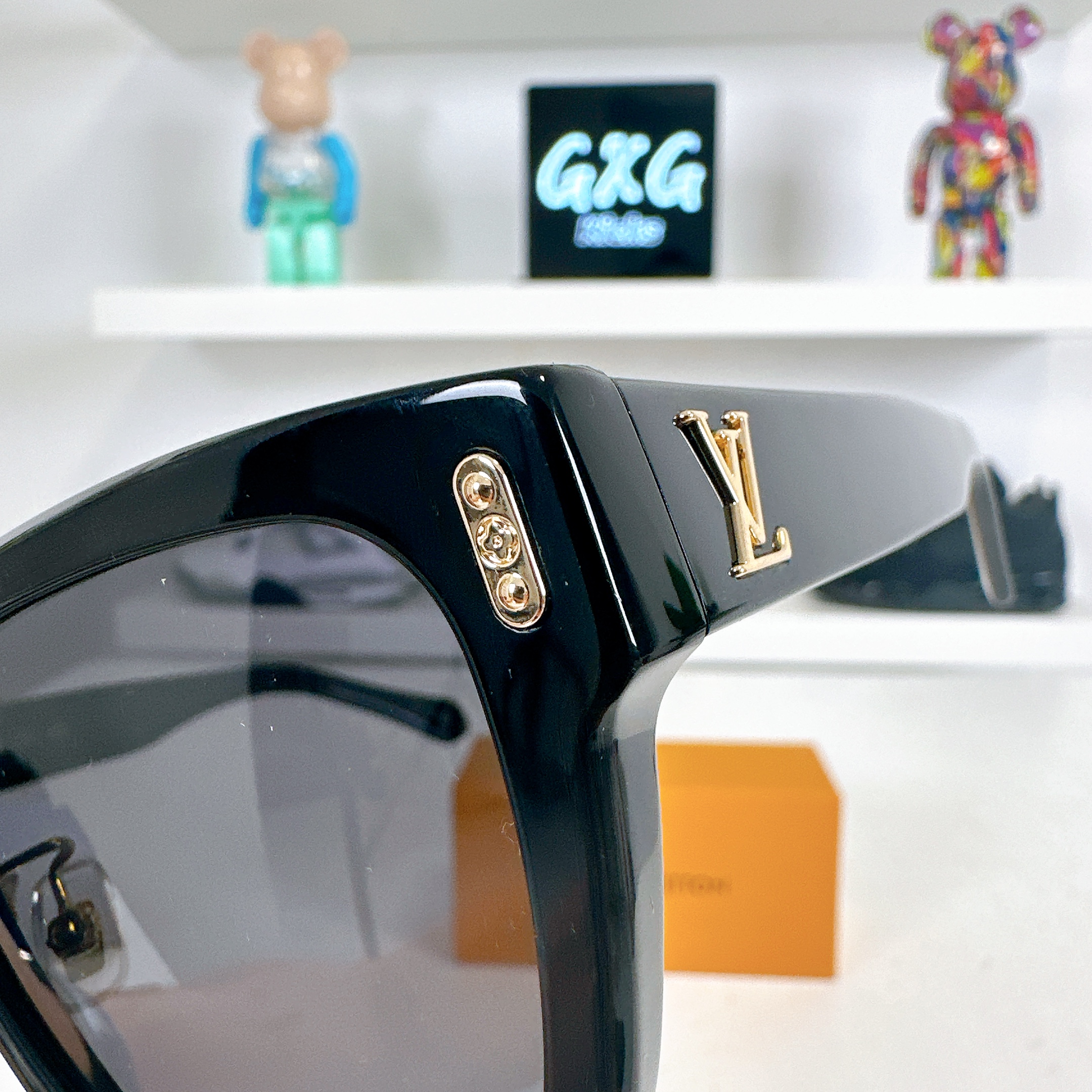 Louis Vuitton Confidence Square Sunglasses