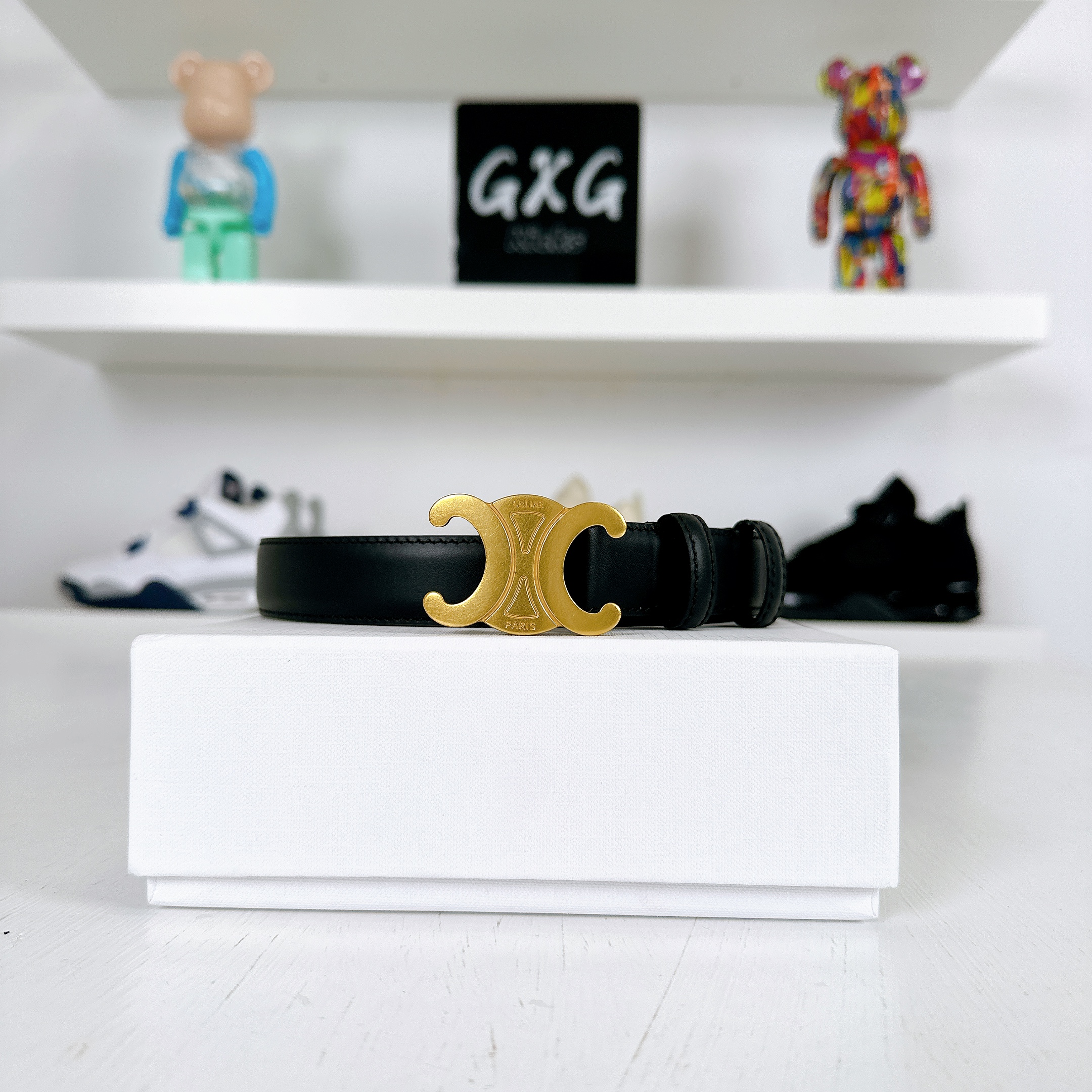 CELINE Taurillon Calfskin Medium Triomphe Belt