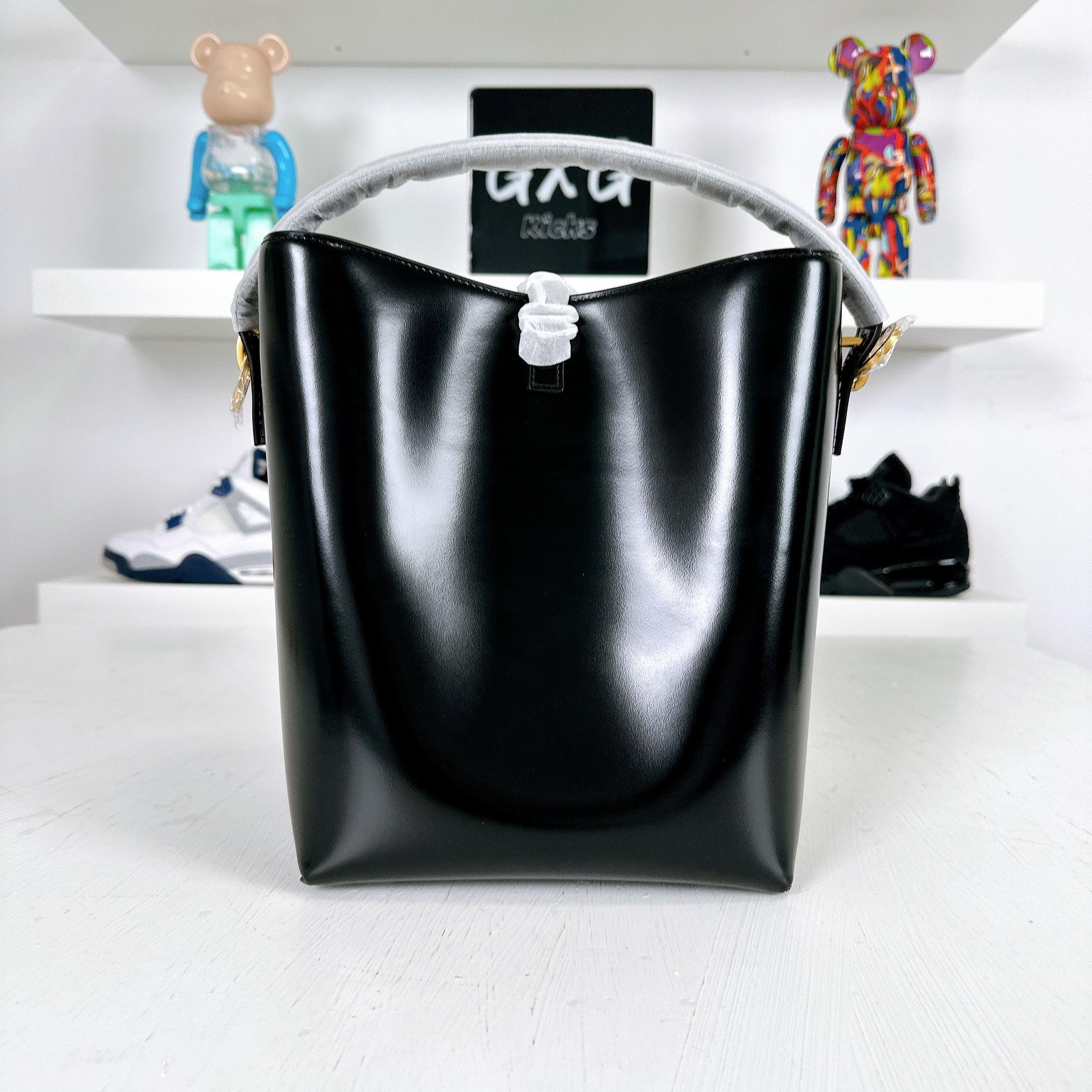 Saint Laurent Le 37 Bucket Bag Black