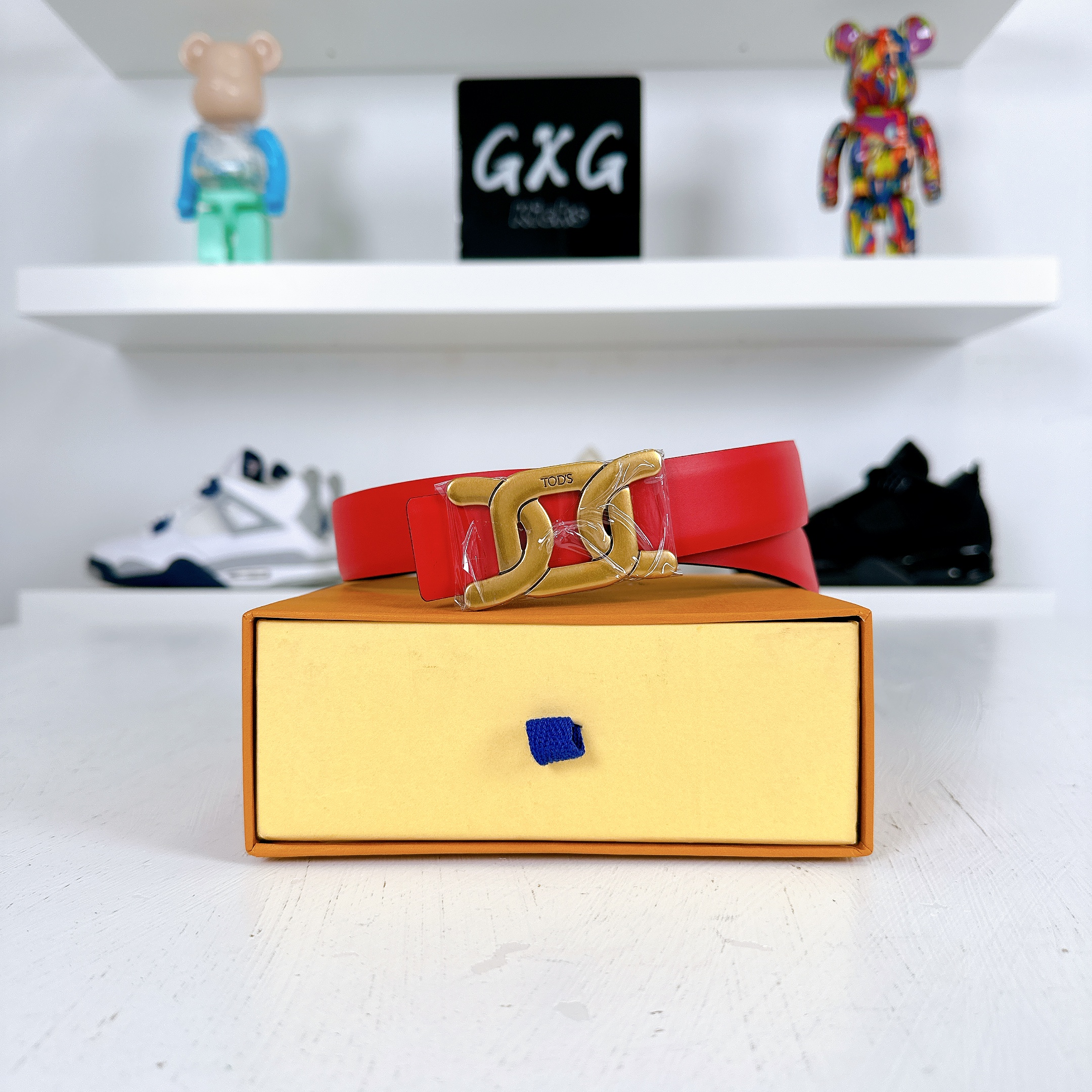 Tod’s red leather belt womens