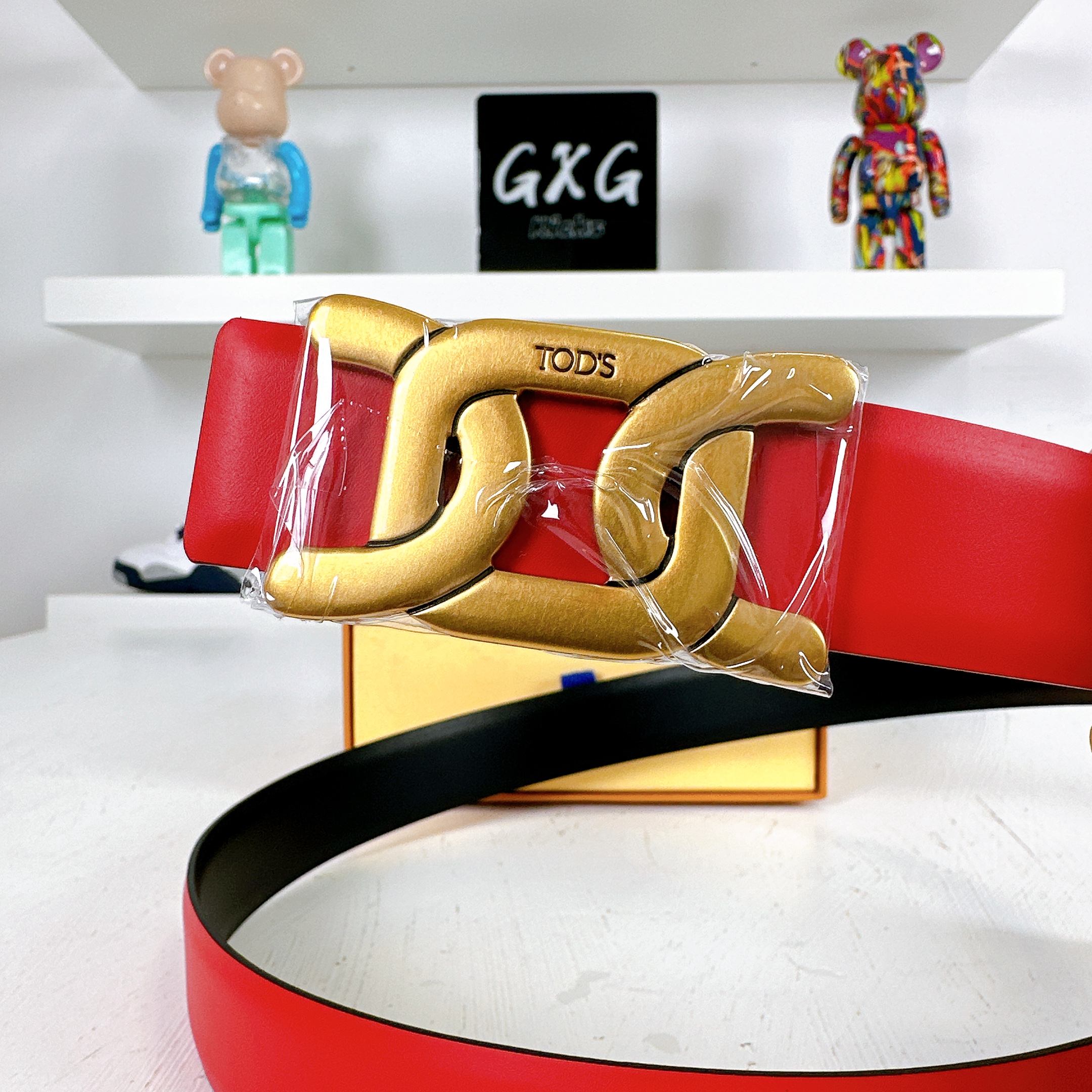 Tod’s red leather belt womens