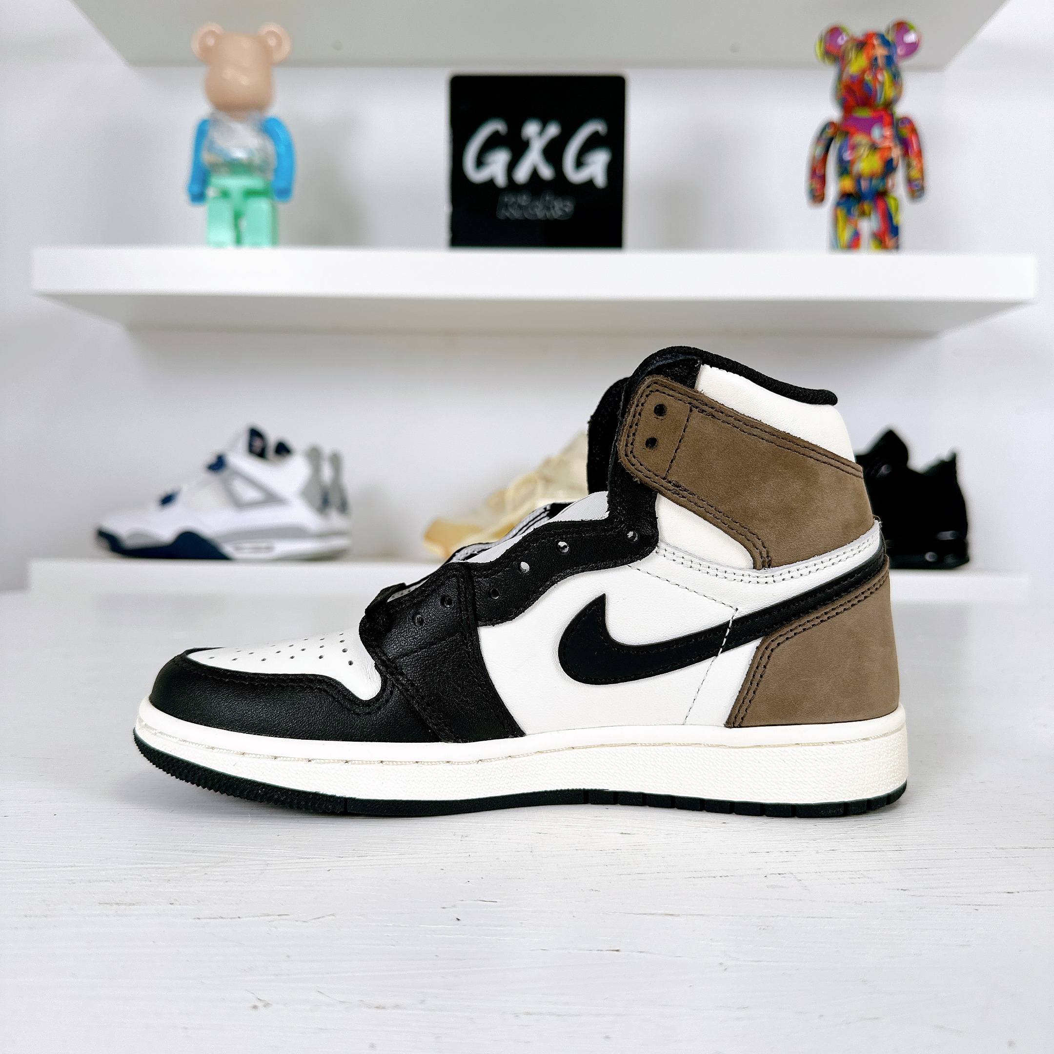 Air Jordan 1 Retro High OG 'Dark Mocha' 555088-105