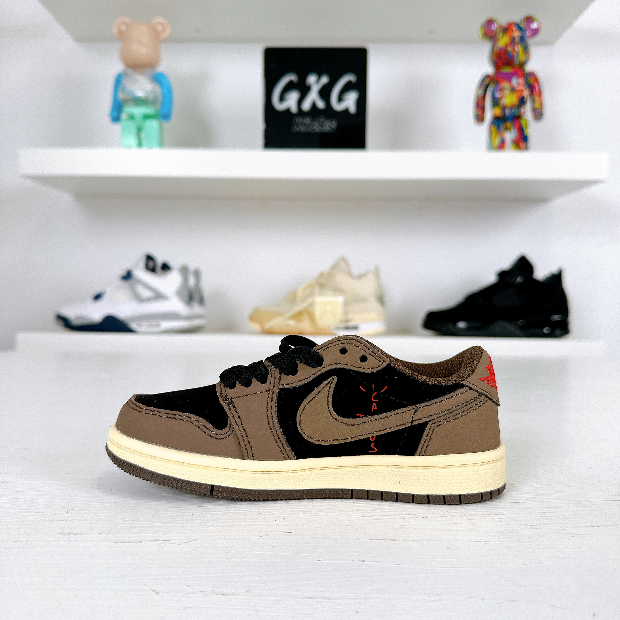 (PS) Air Jordan 1 Retro Low OG SP x Travis Scott CQ4277-001