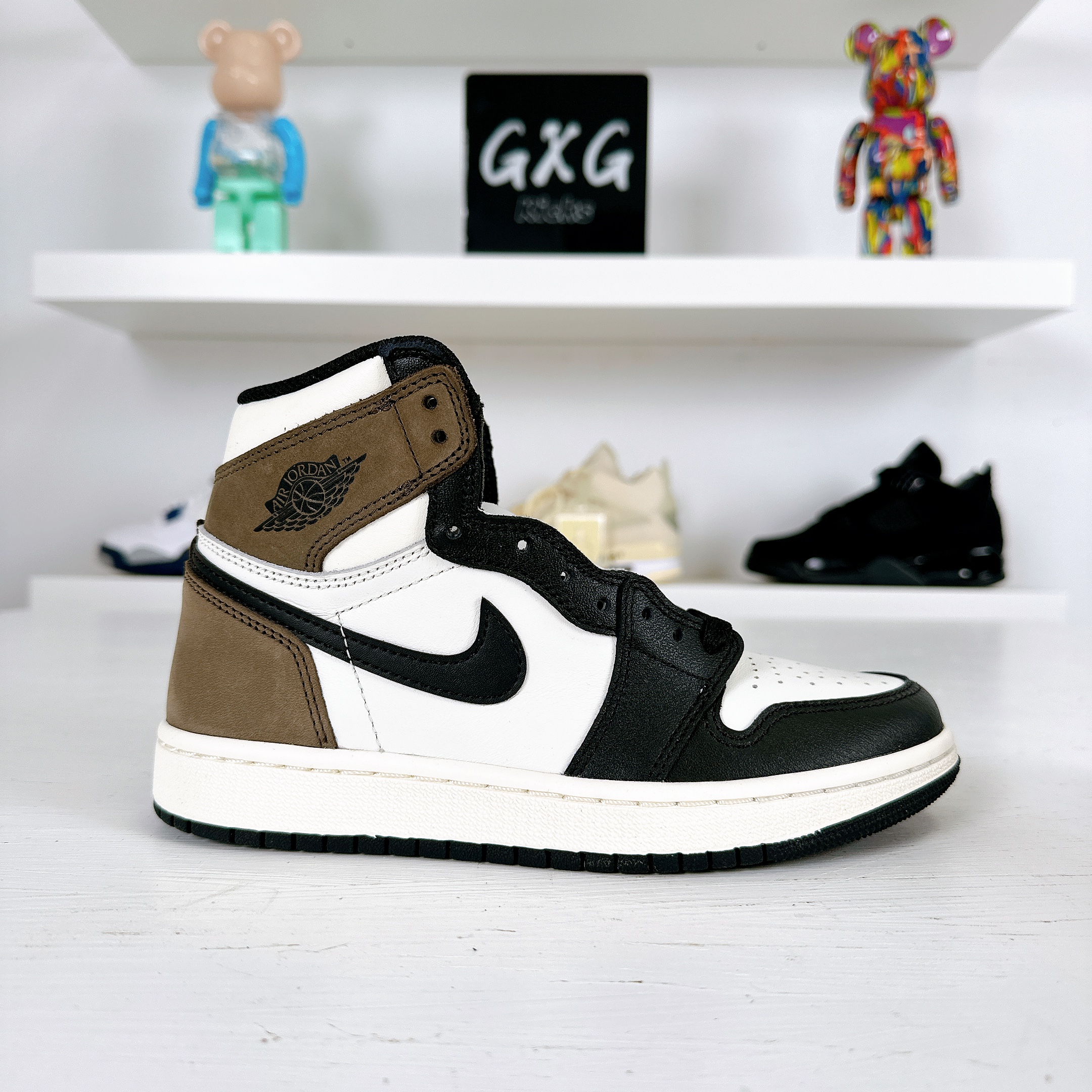 Air Jordan 1 Retro High OG 'Dark Mocha' 555088-105