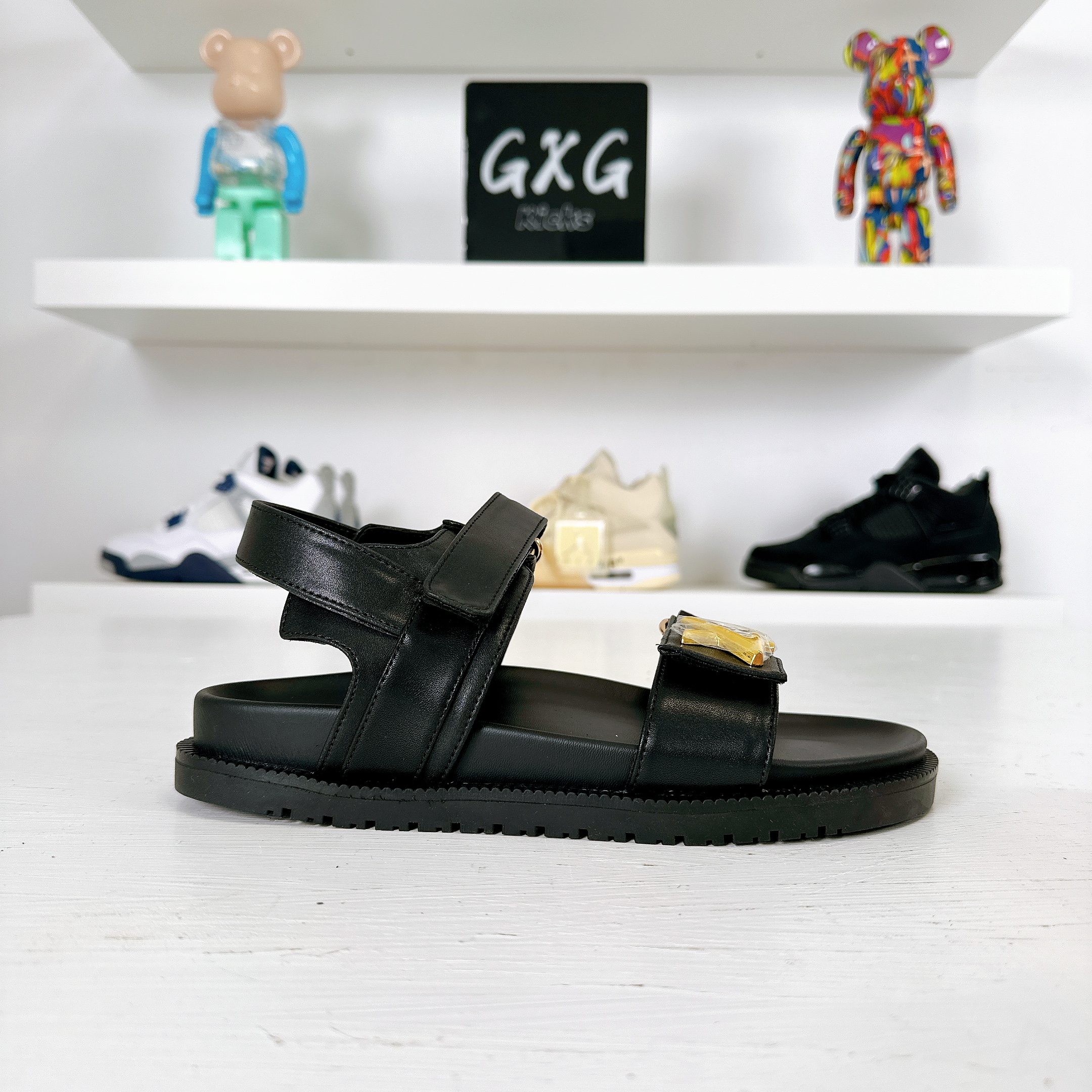 Louis Vuitton Louis Vuitton Sunset Sandel BlackGold