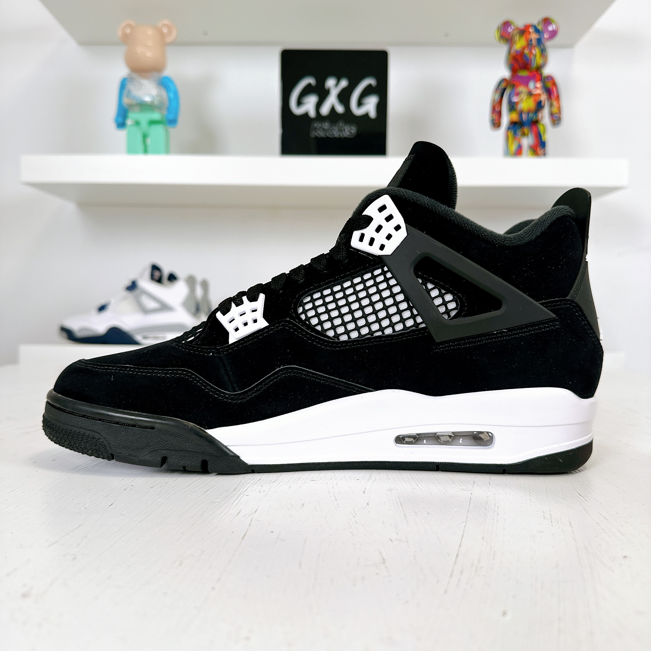 Air Jordan 4 Retro 'White Thunder' FQ8138-001