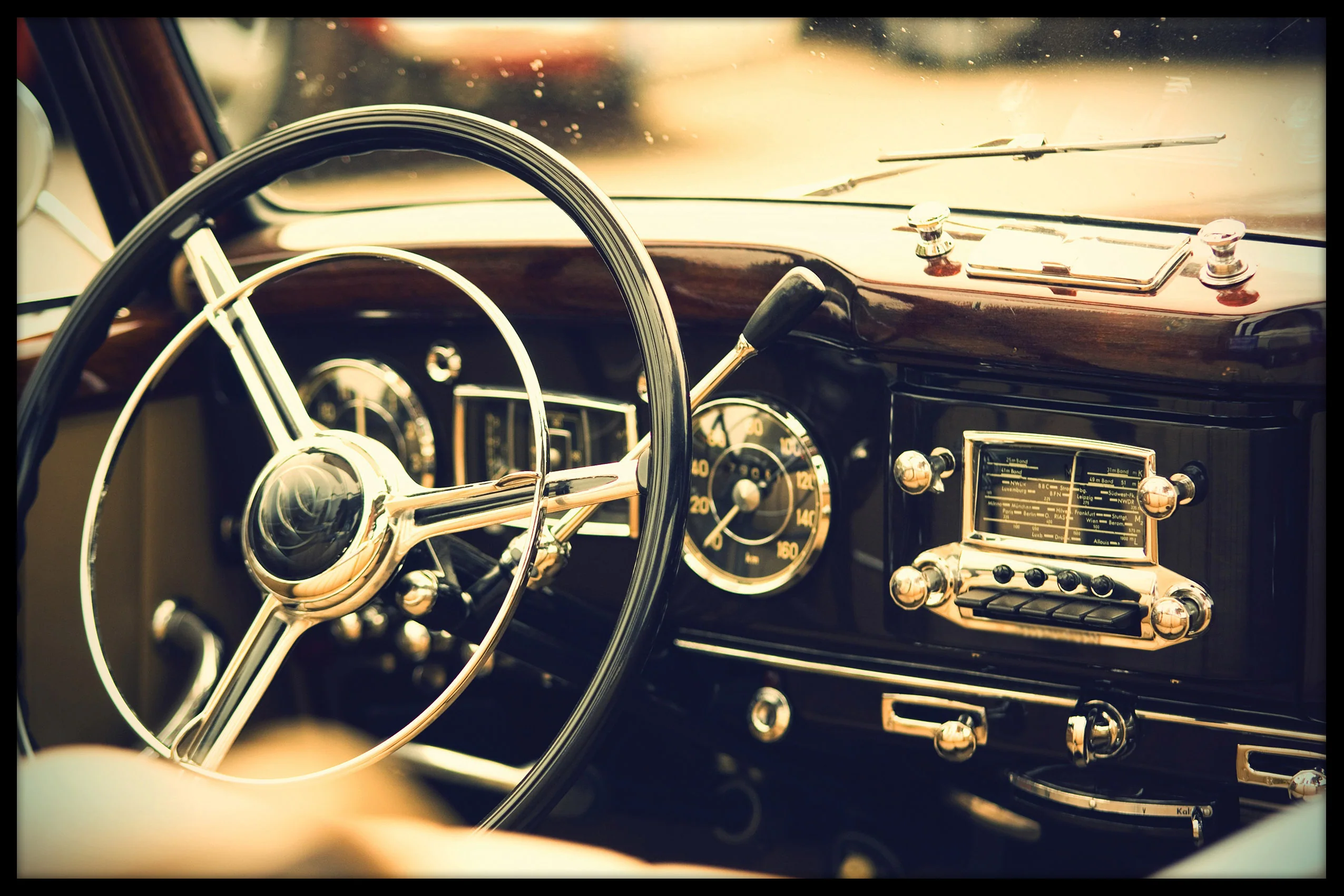 Vintage Car Wheel juliste