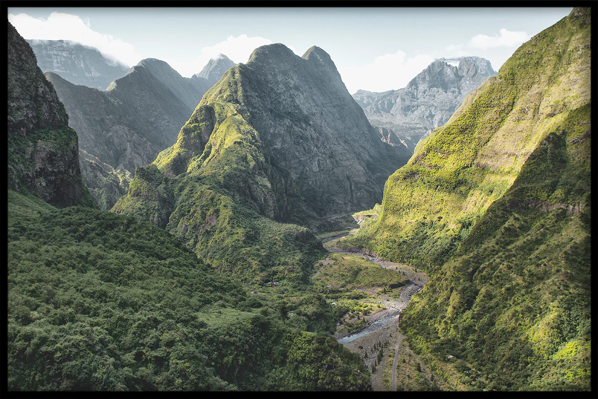 Lush Mountains juliste