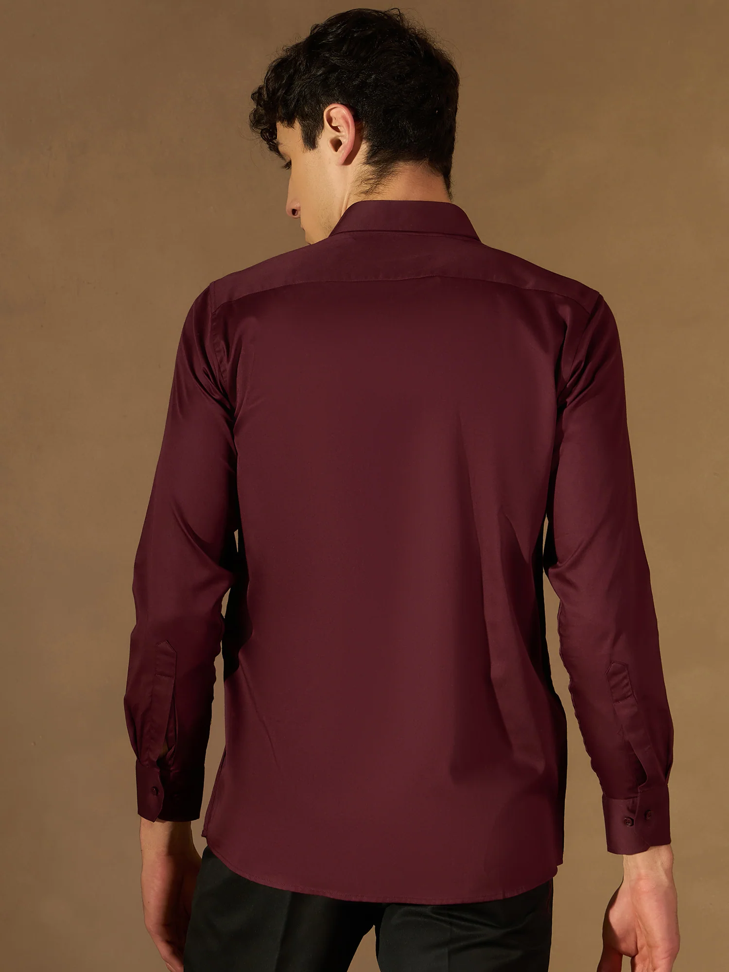 DENNISON Men Burgundy Twill Comfort Regular Fit Solid Formal Shirt