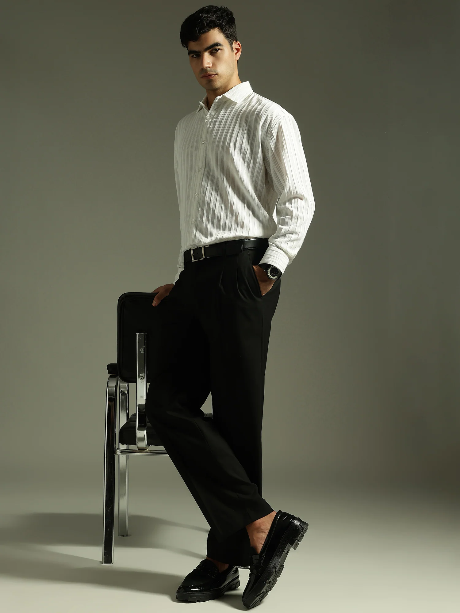 White: Stretchable Pleated Drop Shoulder Casual Shirt