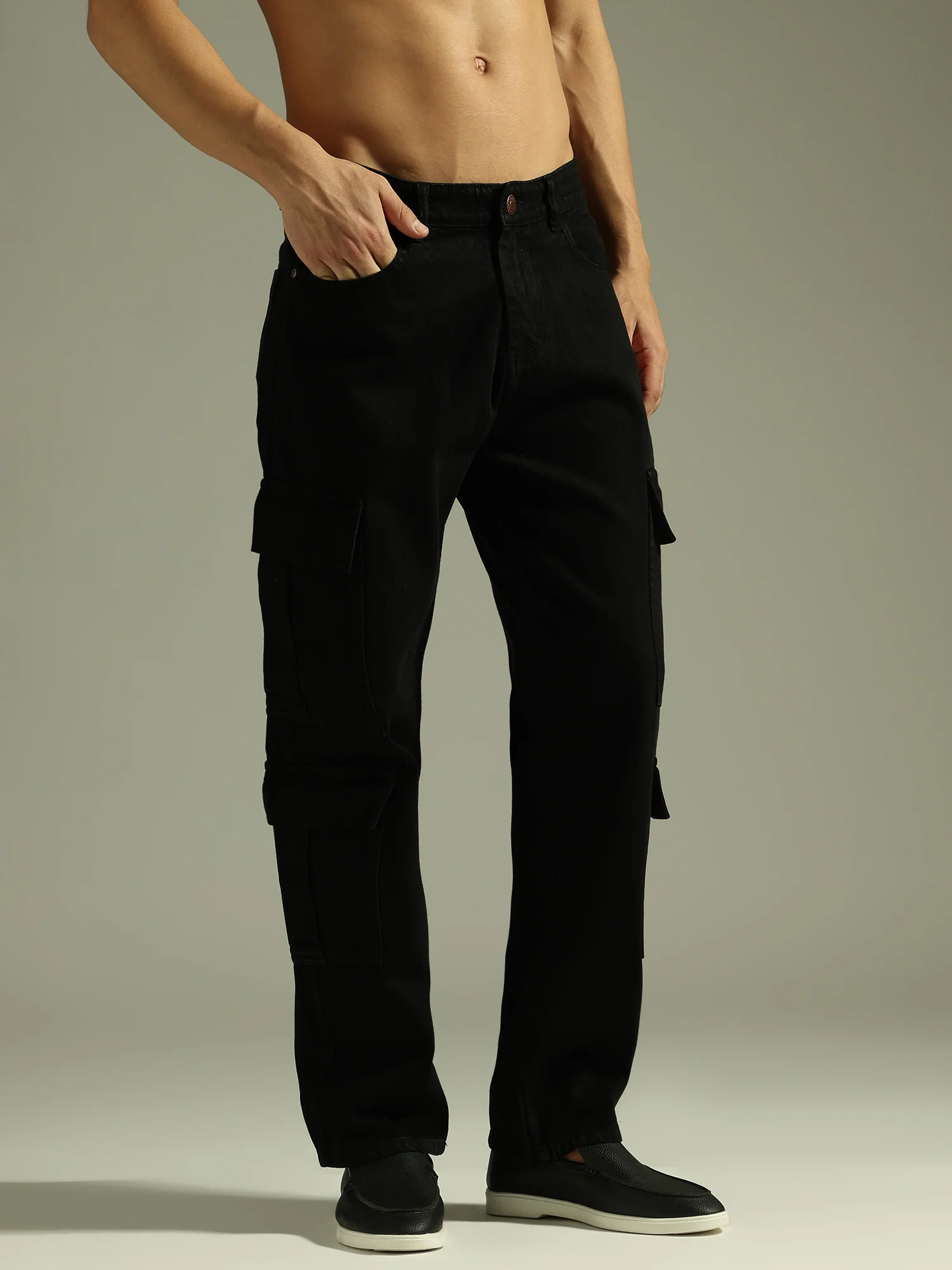 Black: Korean Baggy Cargo Jeans