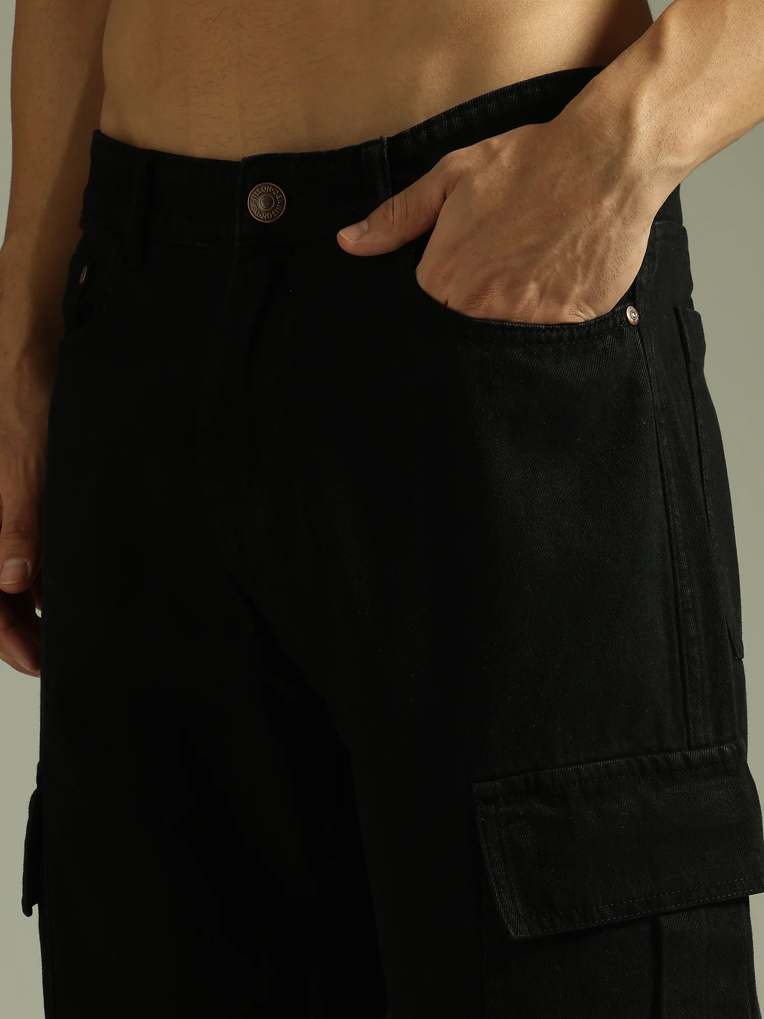 Black: Korean Baggy Cargo Jeans