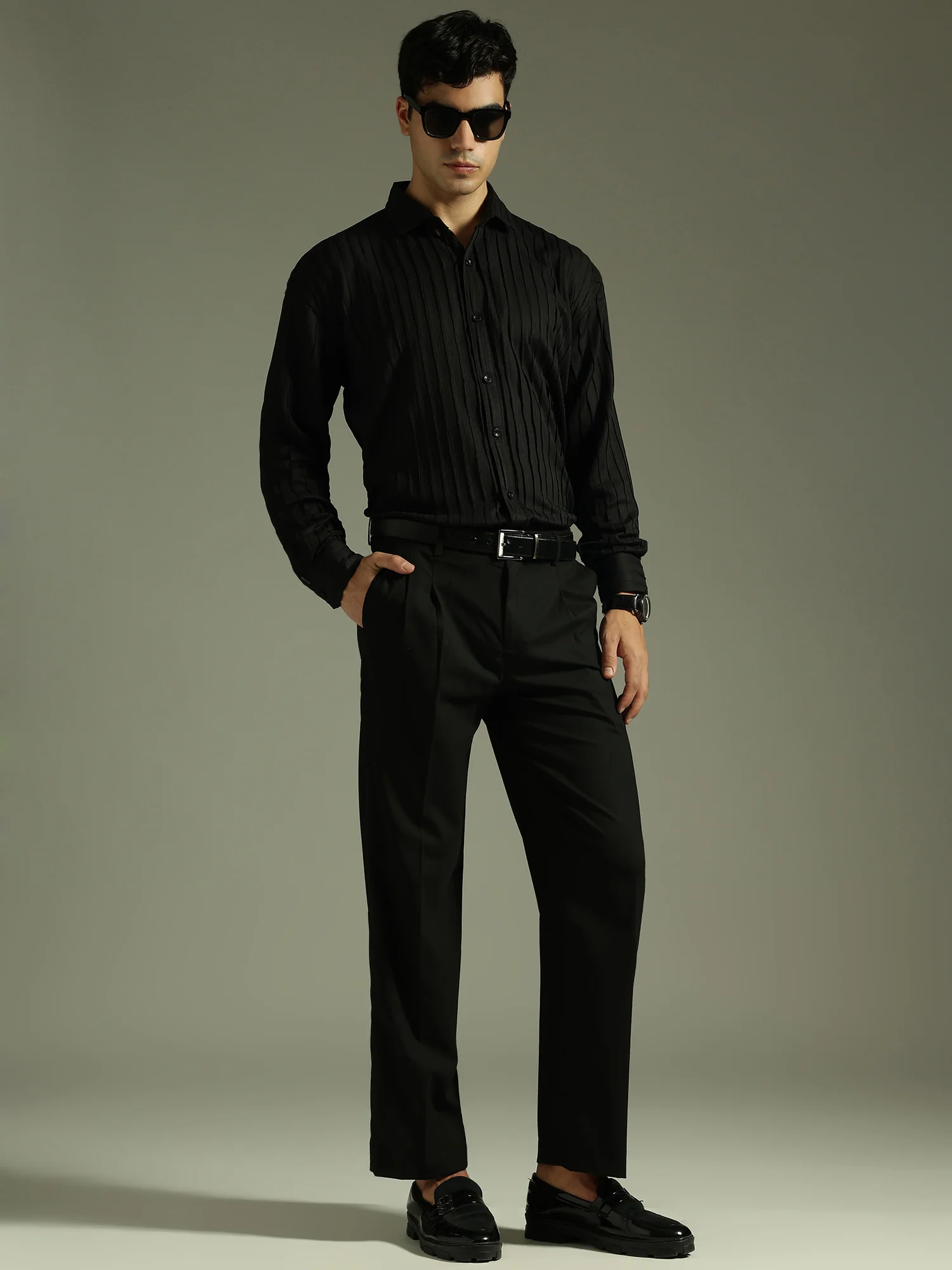 Black: Stretchable Pleated Drop Shoulder Casual Shirt