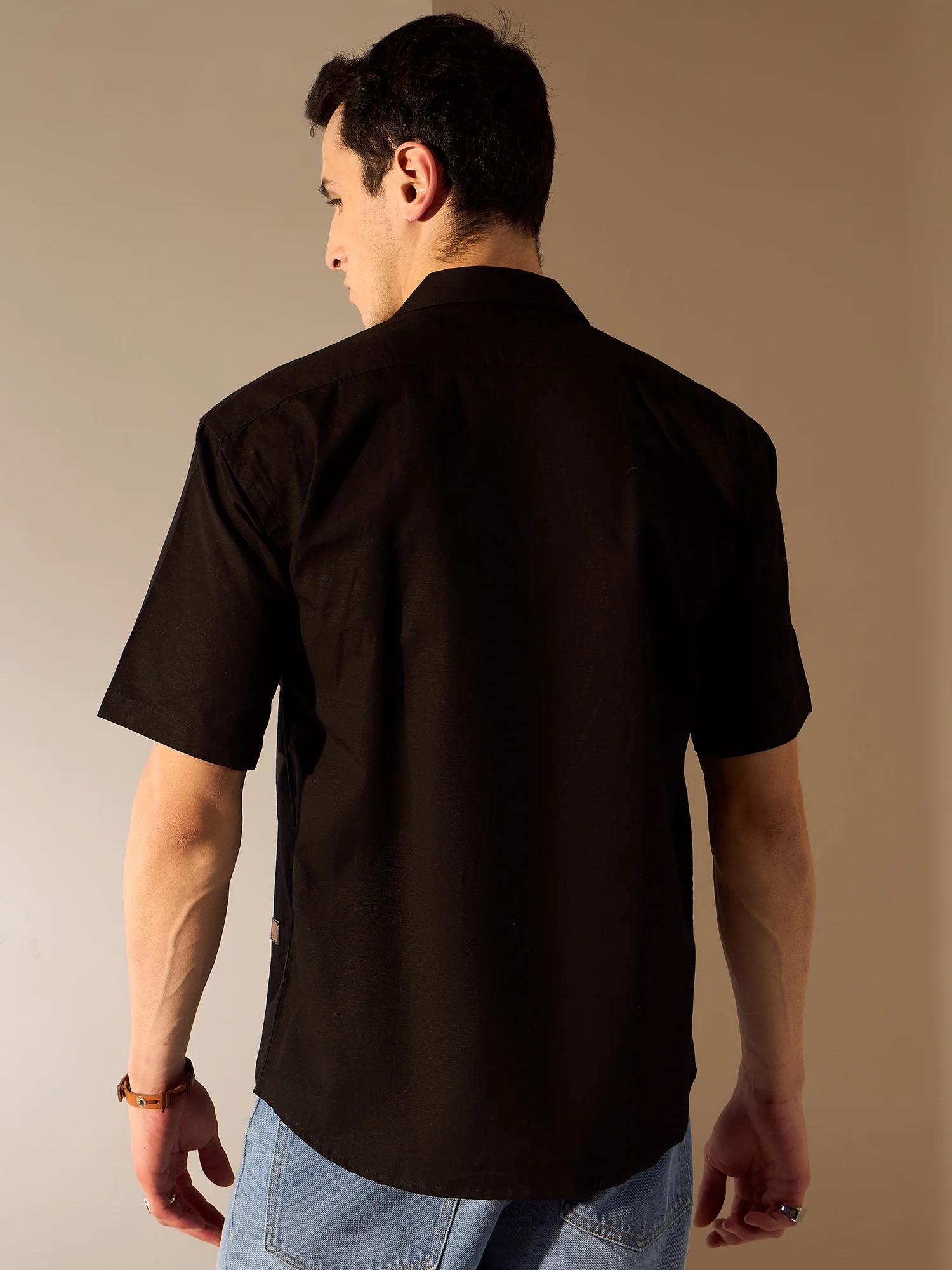 Black: Half Sleeves Sustainable Hemp Oversize Shirt
