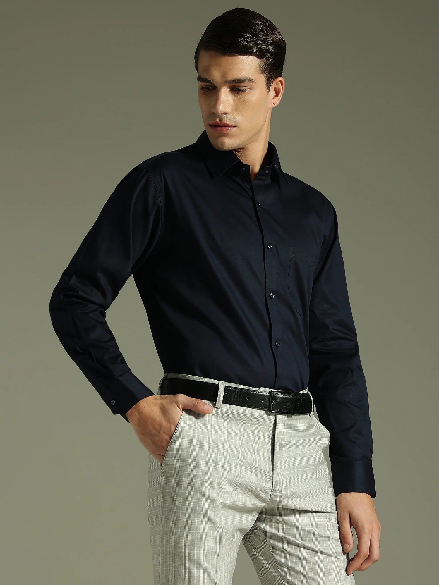 Navy Blue: Solid Cotton Formal Shirt