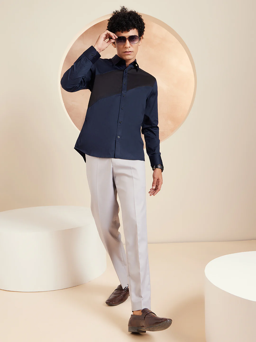 navy blue: Full Sleeves Colorblocked Cotton Casual Shirt