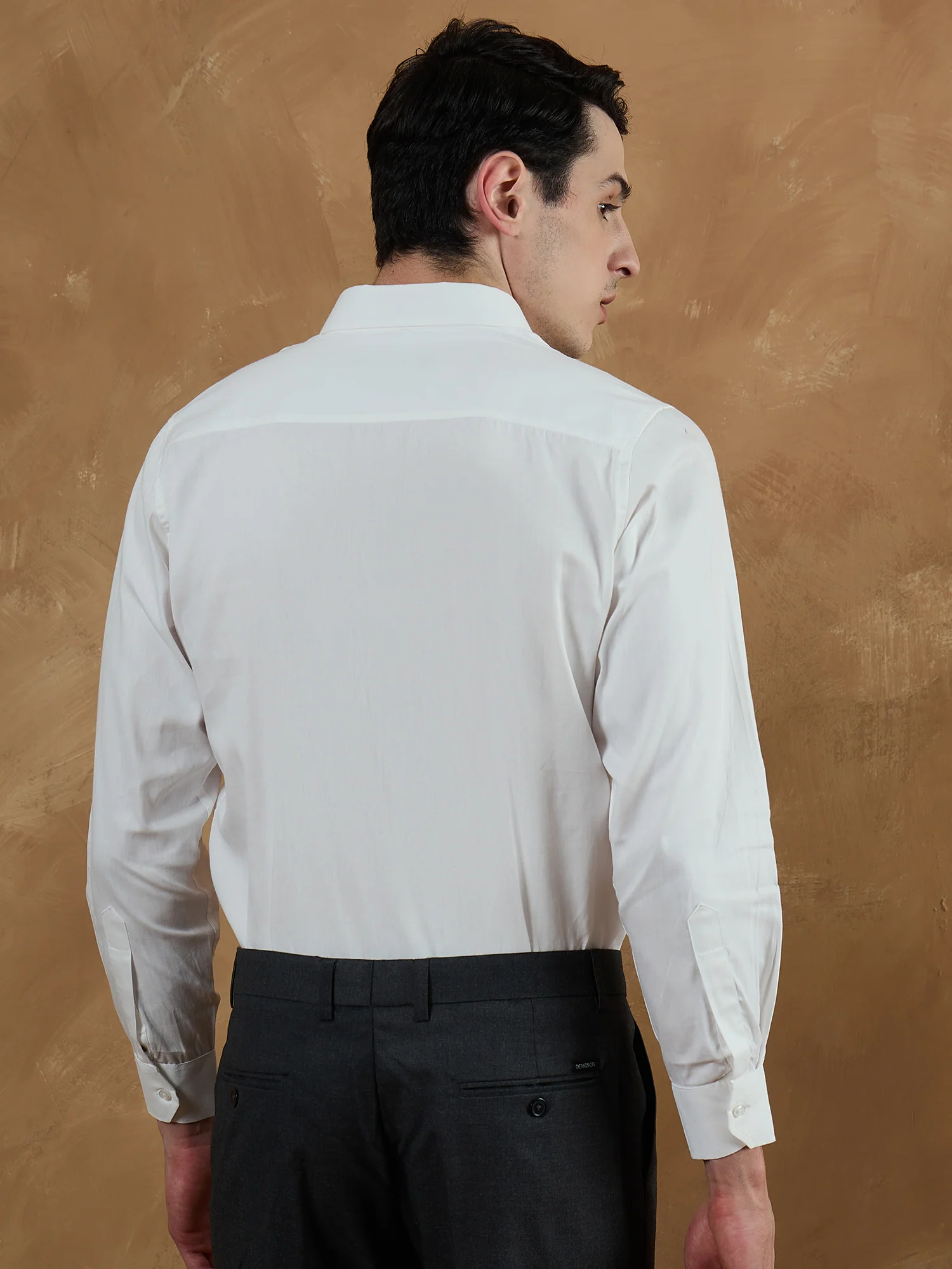 White: Comfort Fit Solid Formal Shirt