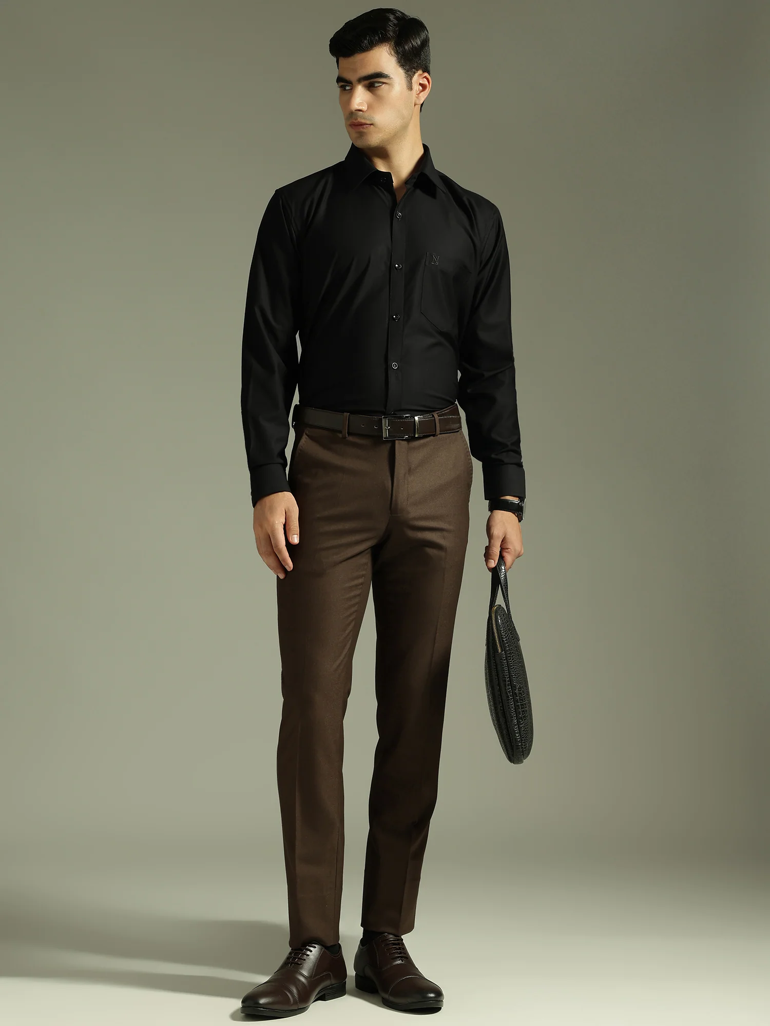 Black: Spread Collar Formal Shirt