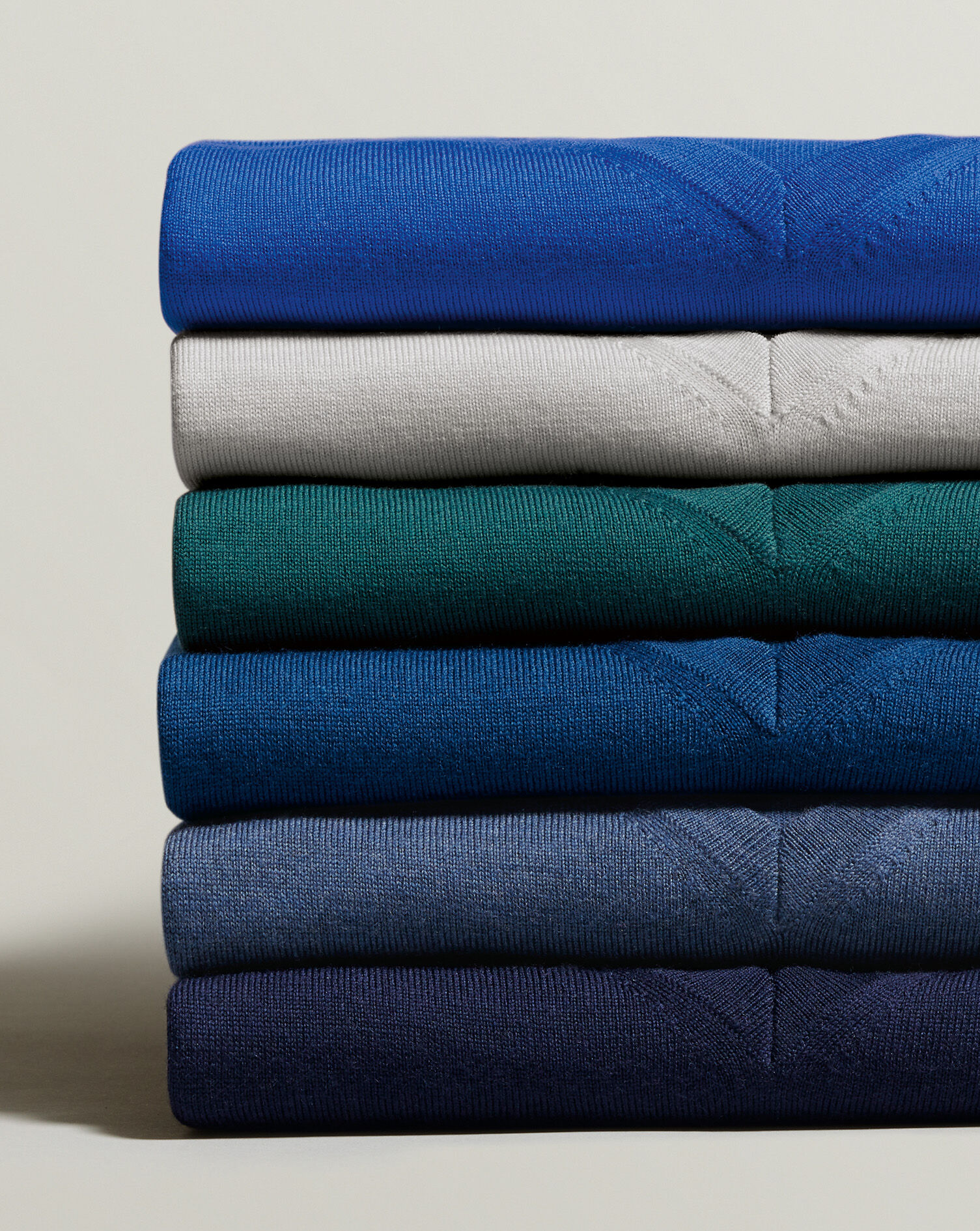 Merino V-Neck Sweater - Navy