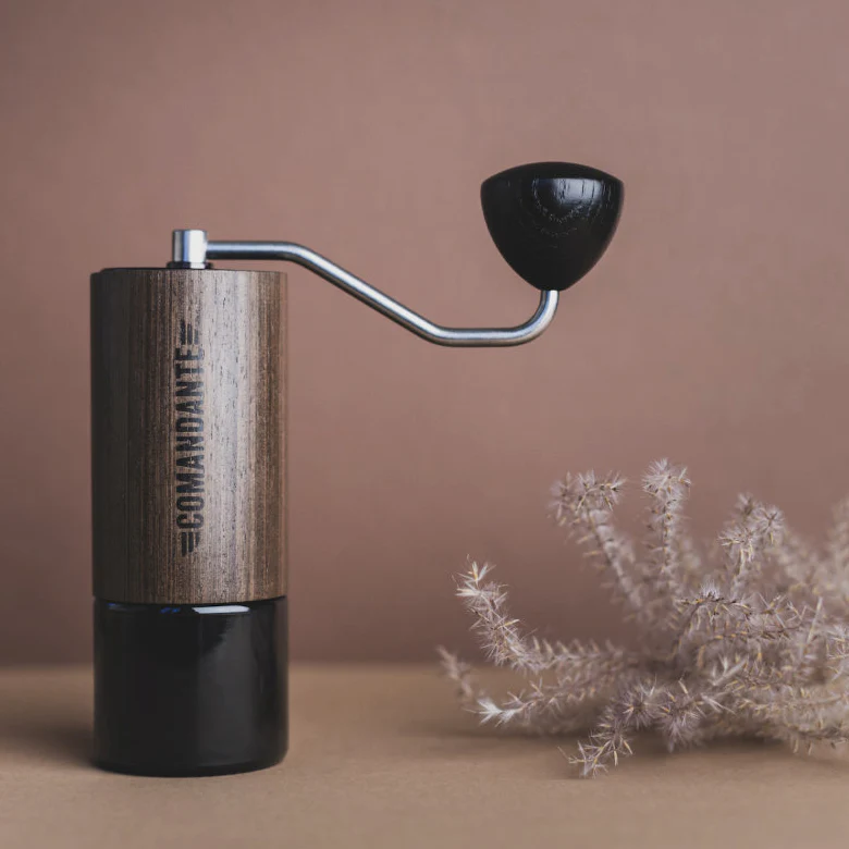 2025 Comandante C40 Nitro Blade - alle kleuren - Handmolen