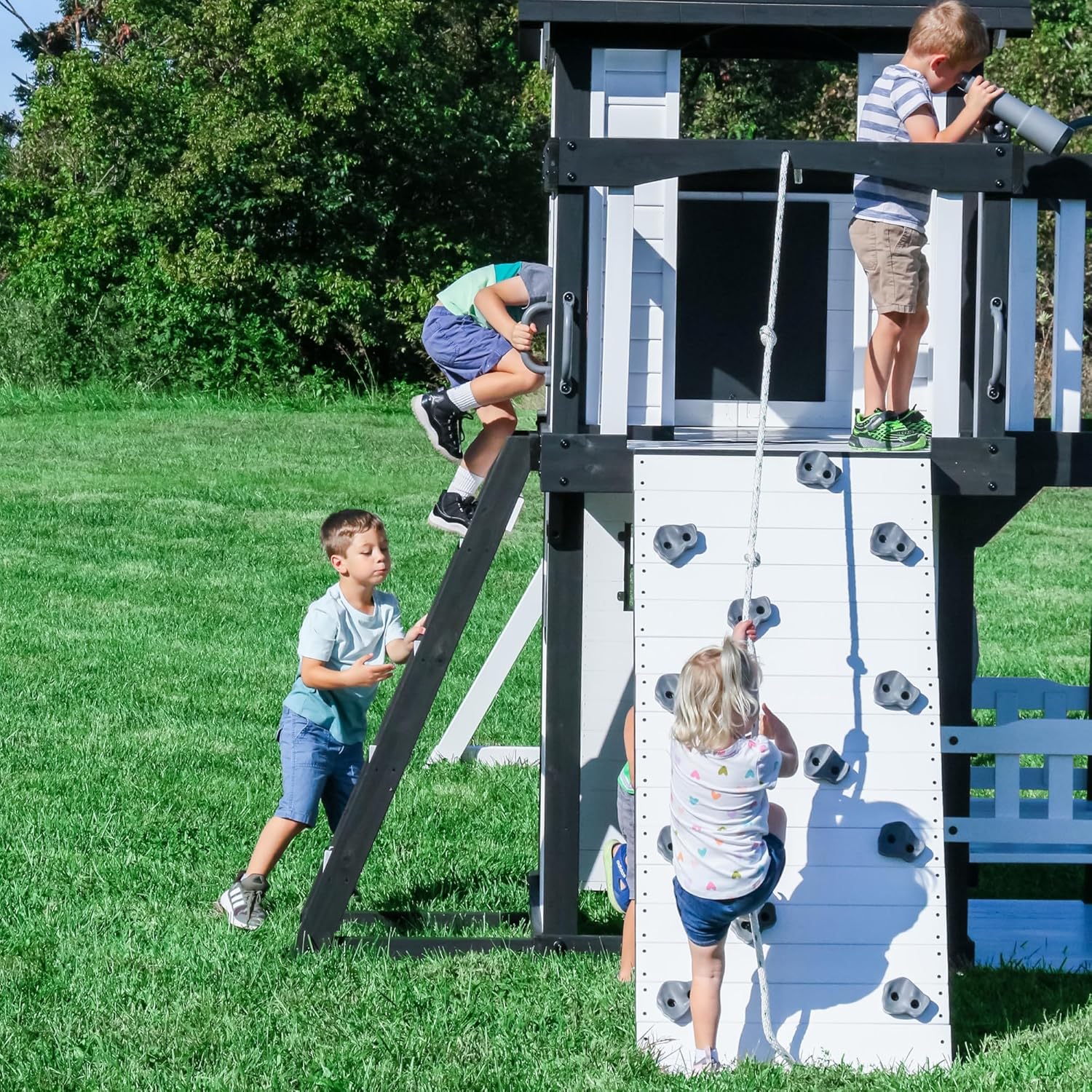 Backyard Discovery Canyon Creek cederhouten schommelset met golvende glijbaan, clubhuis, speelkeuken, picknickplaats, schommels met gordel, webschommel, klimwand, balkons, speelhuis, trapladder, buitenspeeltoestel