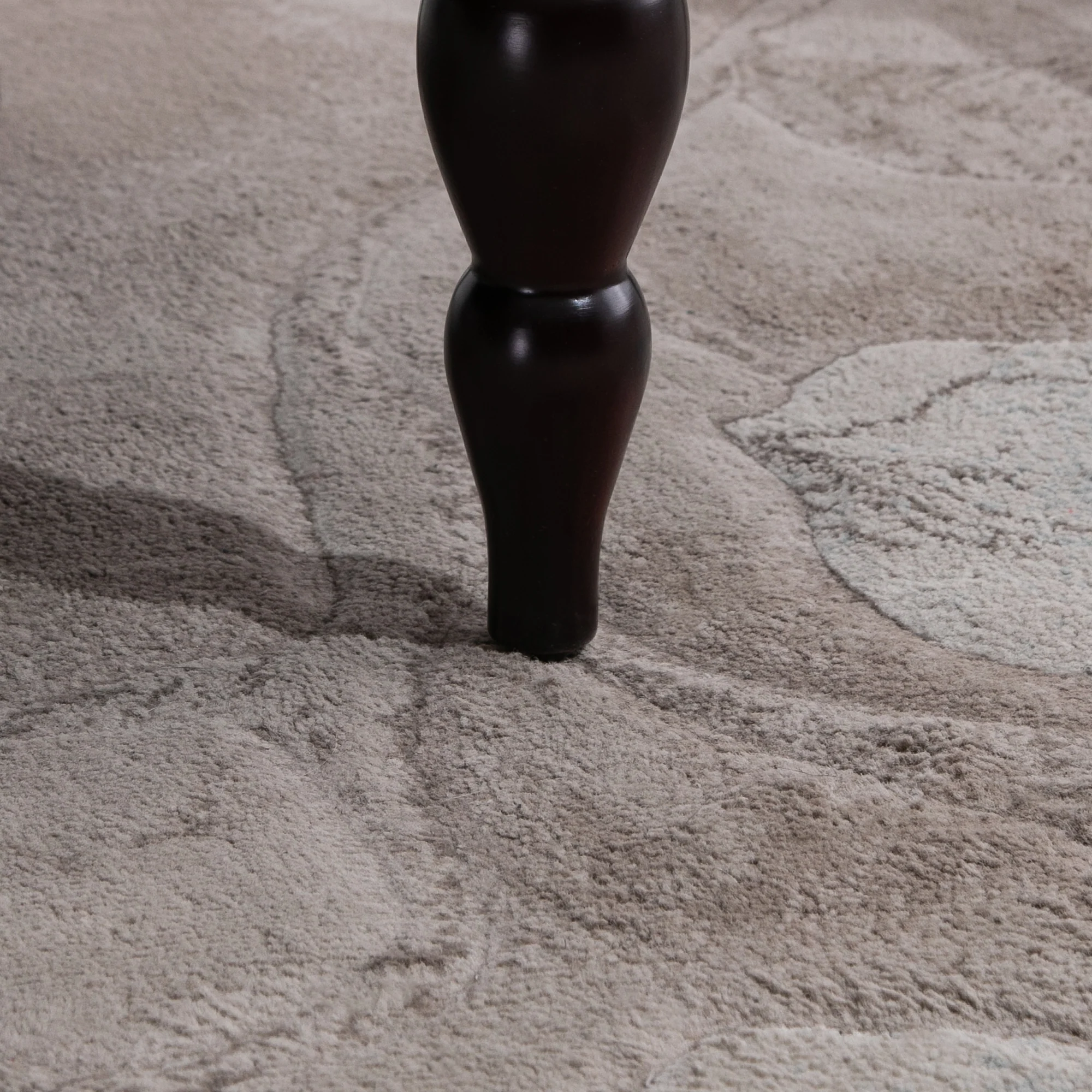 Vintage design fauteuil voor twee personen, loungefauteuil met capitonn��, gebeeldhouwde poten en houten frame, grijs