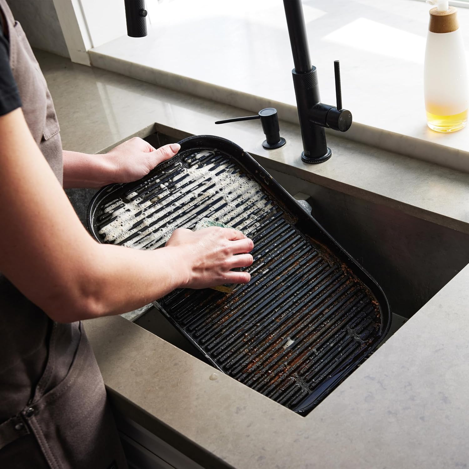 Ninja Woodfire Pro Connect XL Electric BBQ Grill & Smoker with App Control, Digital Sensor, Large 7-in-1 Grill & Air Fryer with Wood Fire Pellets, Weatherproof, Black OG901EU