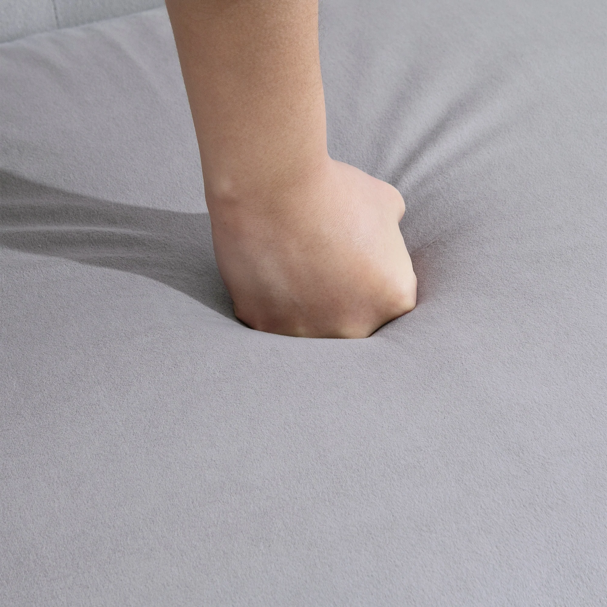 Vintage design fauteuil voor twee personen, loungefauteuil met capitonn��, gebeeldhouwde poten en houten frame, grijs