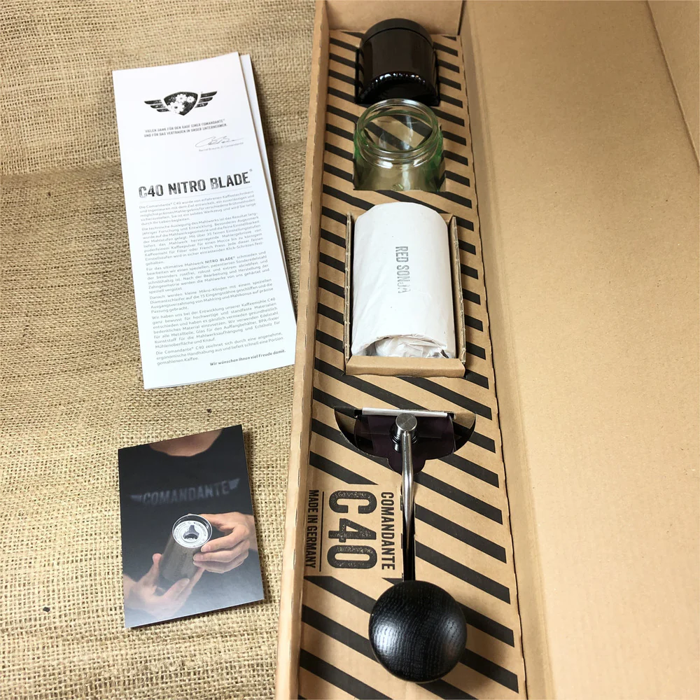 2025 Comandante C40 Nitro Blade - alle kleuren - Handmolen