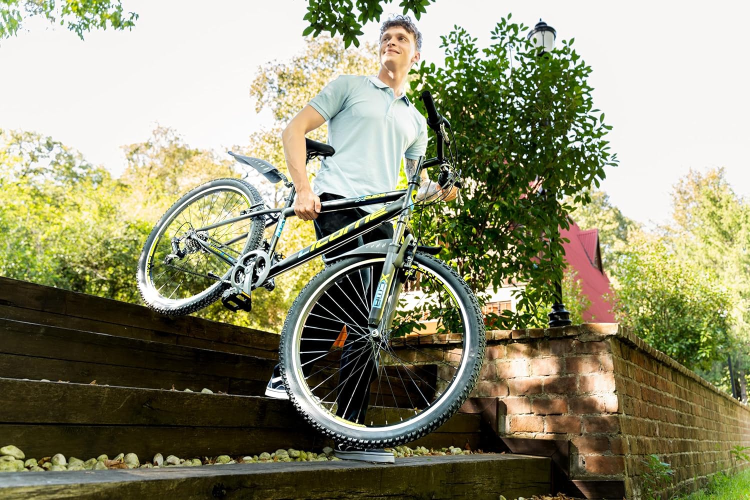 Licorne Bike Mountain Bike Guide for Girls, Boys, Women and Men, Shimano 21-Speed Gear