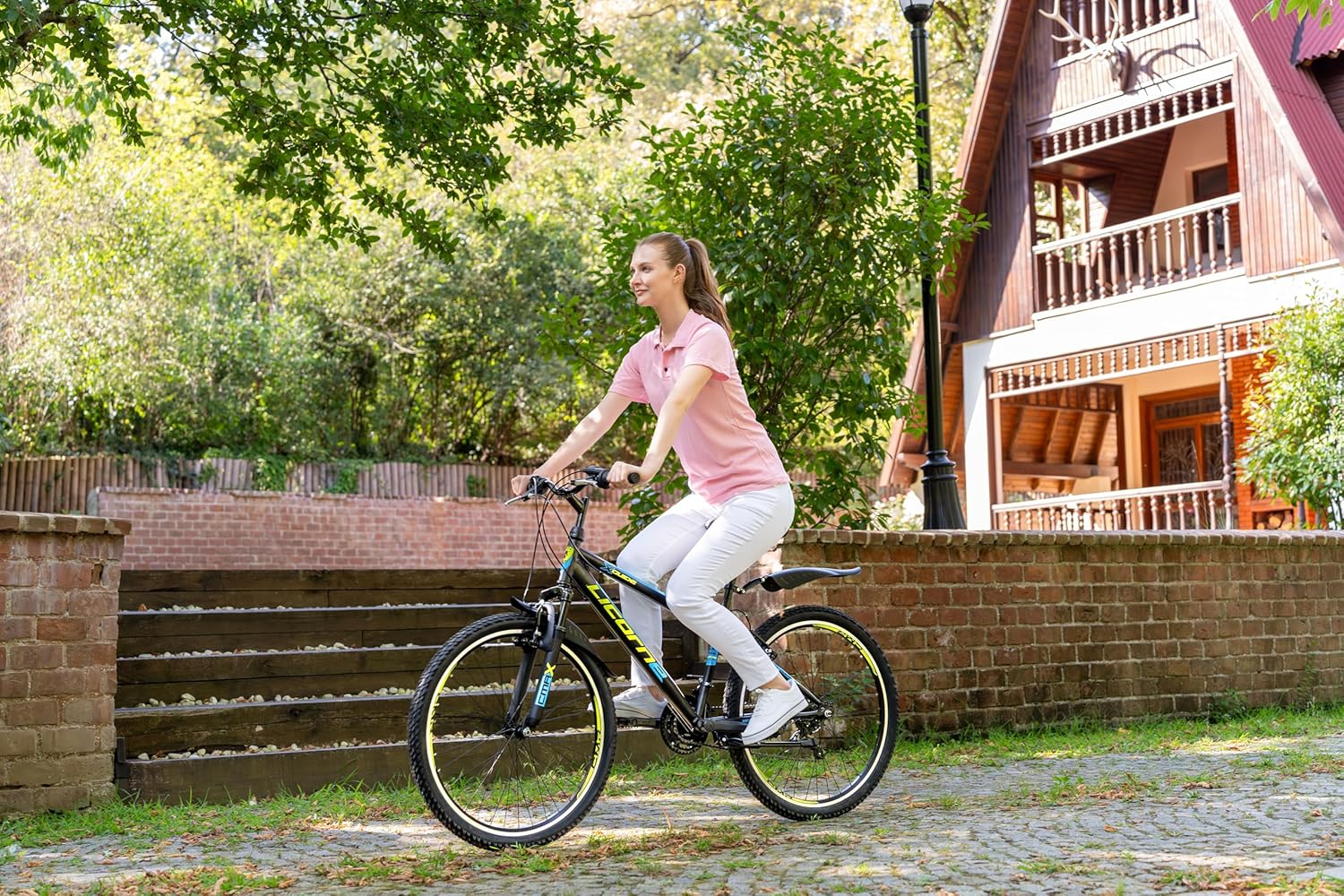 Licorne Bike Mountain Bike Guide for Girls, Boys, Women and Men, Shimano 21-Speed Gear