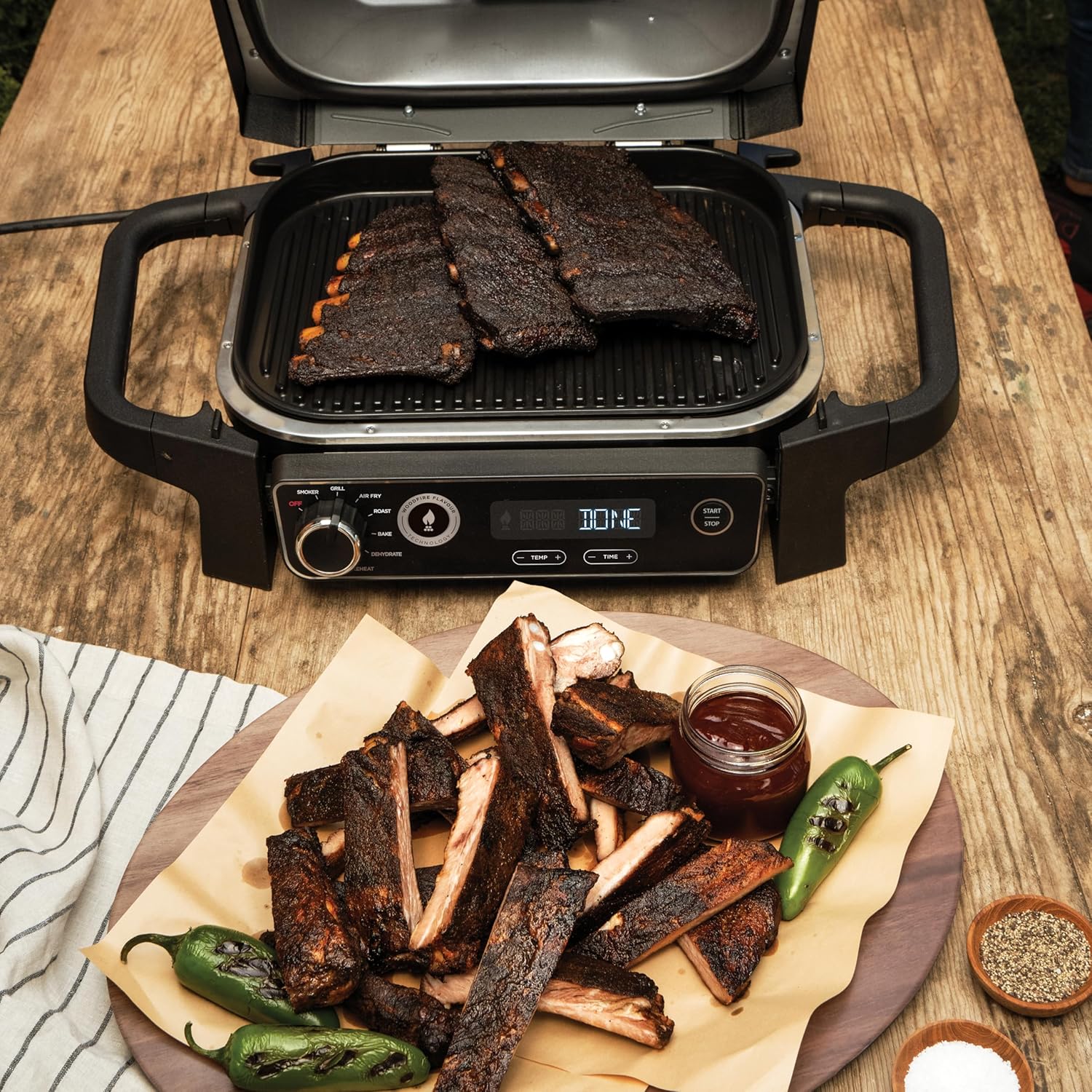 Ninja Woodfire Pro Connect XL Electric BBQ Grill & Smoker with App Control, Digital Sensor, Large 7-in-1 Grill & Air Fryer with Wood Fire Pellets, Weatherproof, Black OG901EU