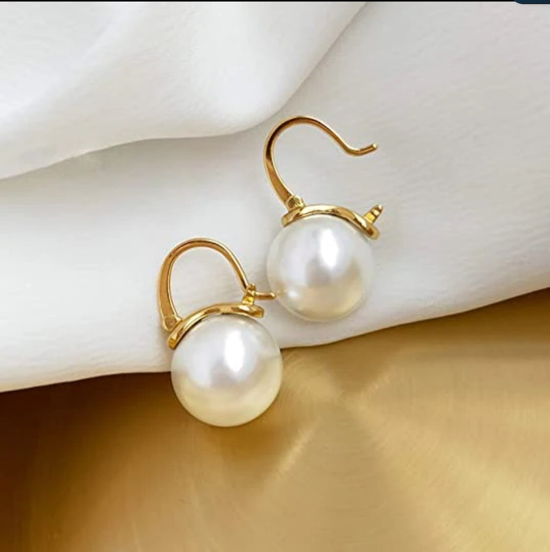 White Pearls Cubic zirconia Earrings Zirconite. 826E3092