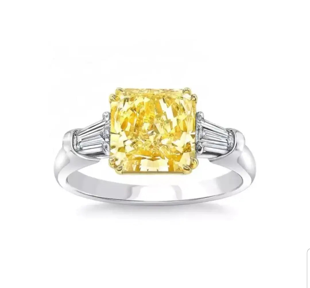 4CT Square Cubic Zirconia Engagement Ring. 800R077