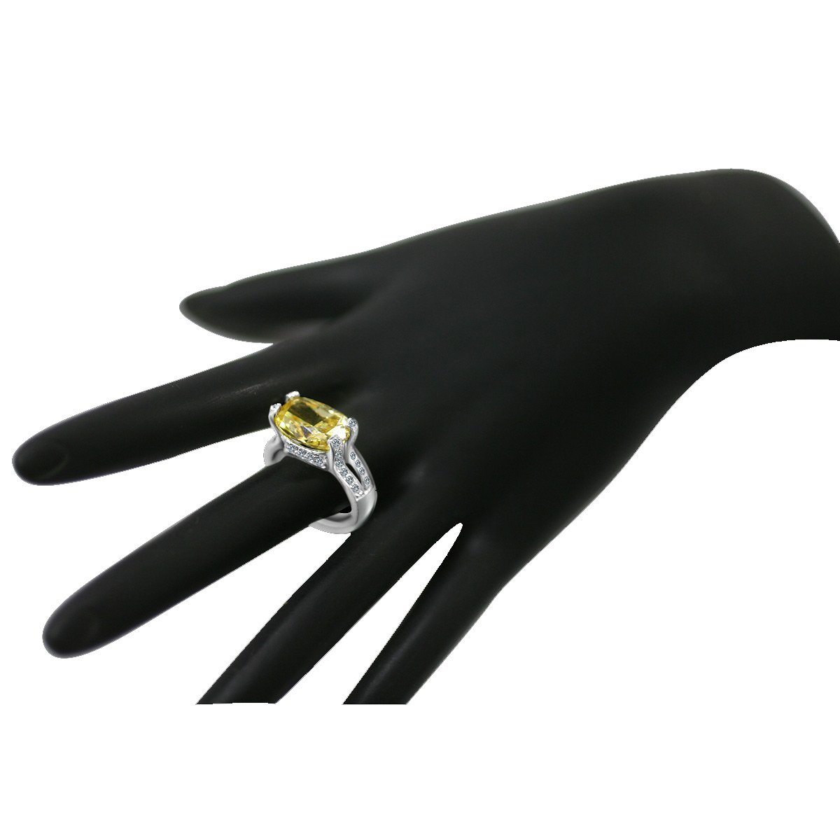 8CT Cushion Diamond Veneer Cubic Zirconia Ring. 635R71487