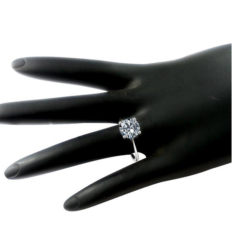 Round Solitaire Diamond Veneer Cubic zirconia Ring. 635R166A