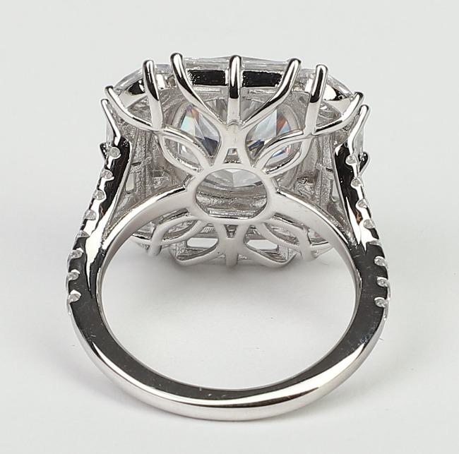 Cocktail Cushion Diamond Veneer Cubic Zirconia Ring. 800R1140