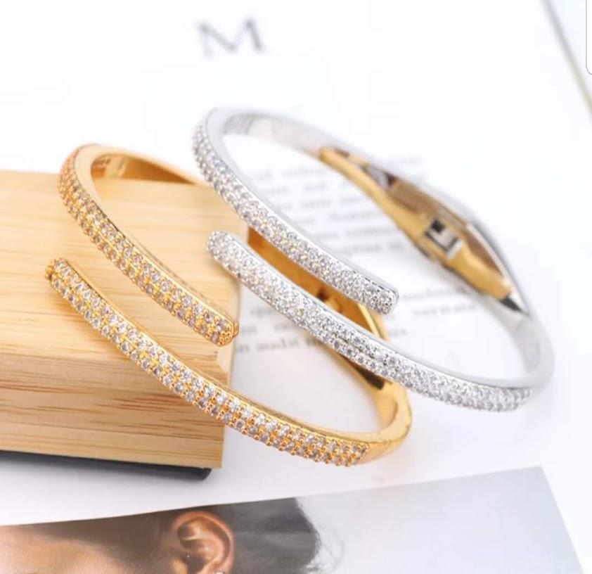 Face off Zirconite Cubic Zirconia stainless Steel hinged Bangle Bracelet.812B299